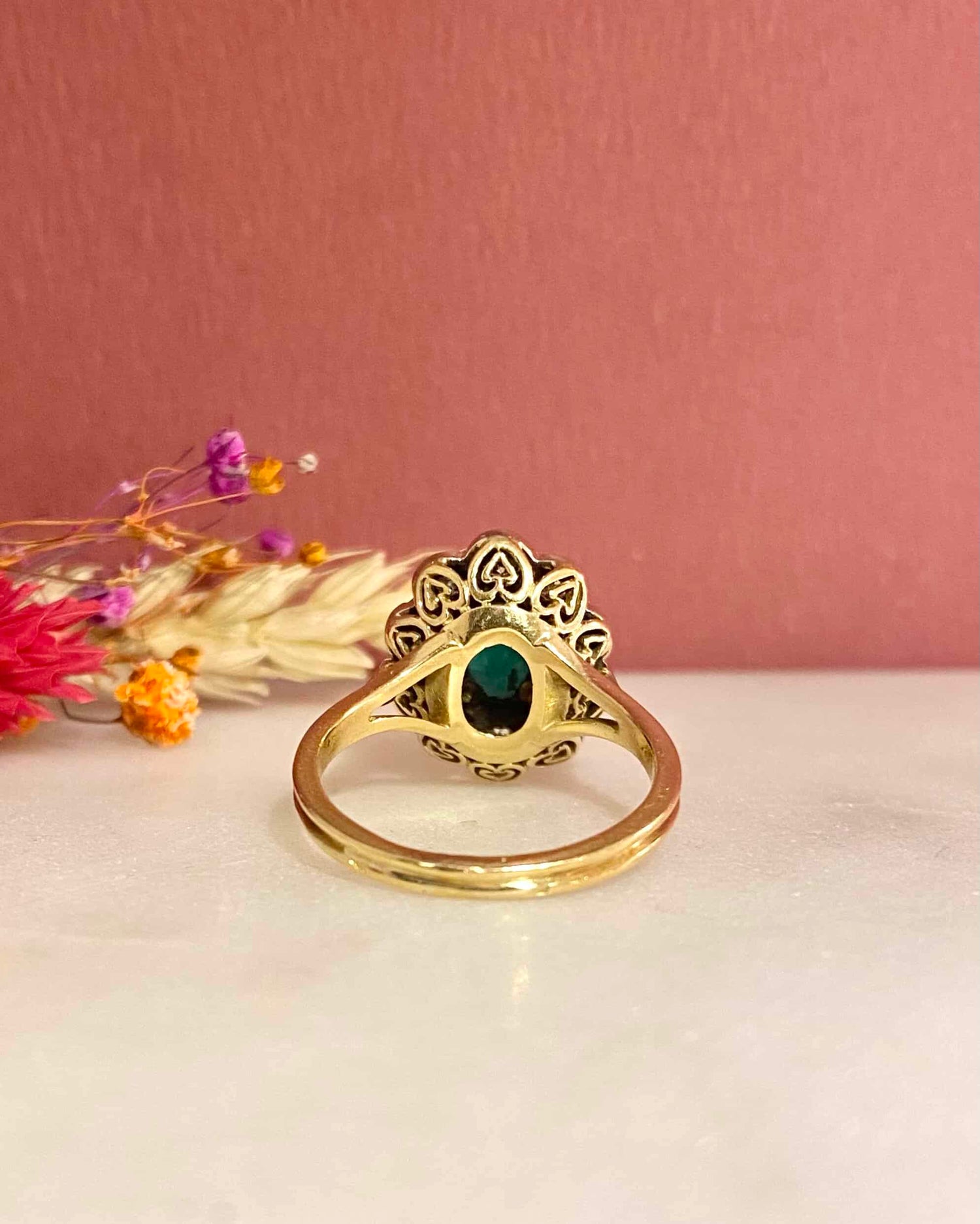 Bague Marguerite Émeraude 0.56 carat & Diamants "Jocelyne" - Elliade Paris