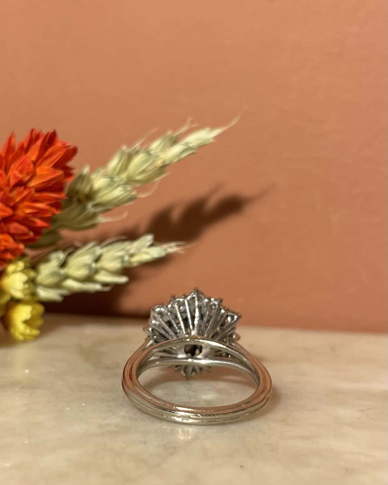 Bague Marguerite 19 Diamants 0.95 carat "Akira" - Elliade Paris
