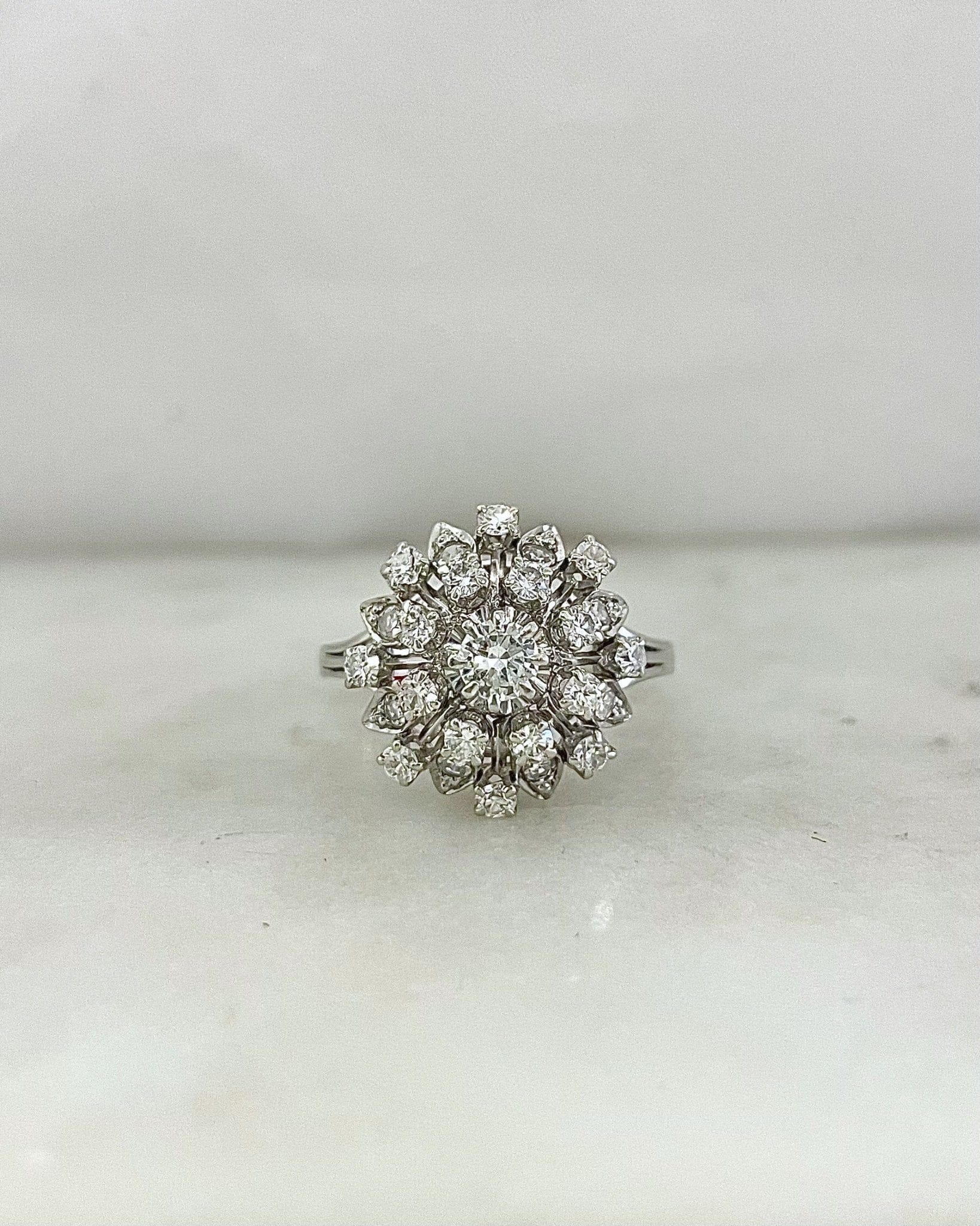 Bague Marguerite 24 Diamants 1.34 carat "Philomène" - Elliade Paris