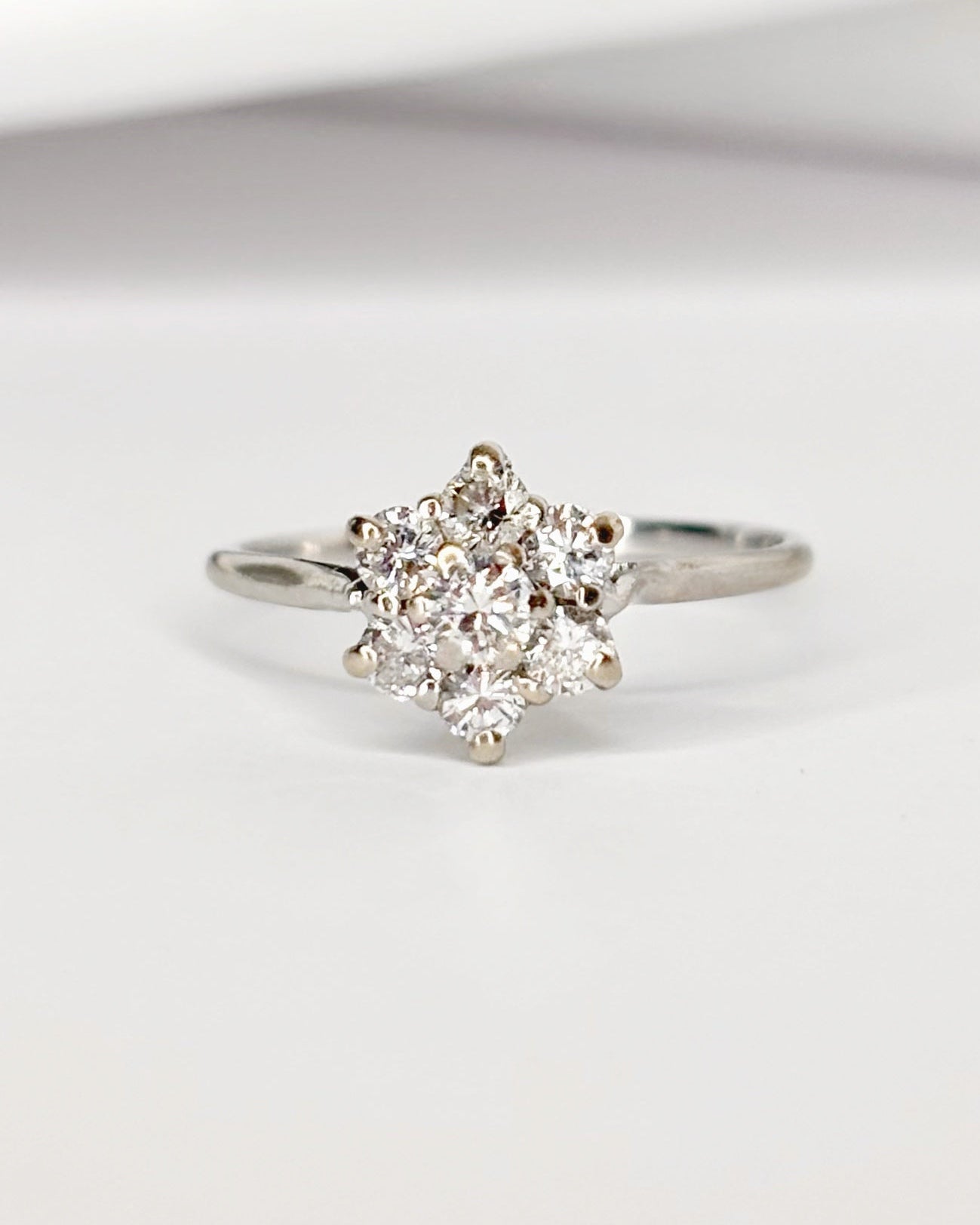 Bague Marguerite 7 Diamants "Hannah" - Elliade Paris