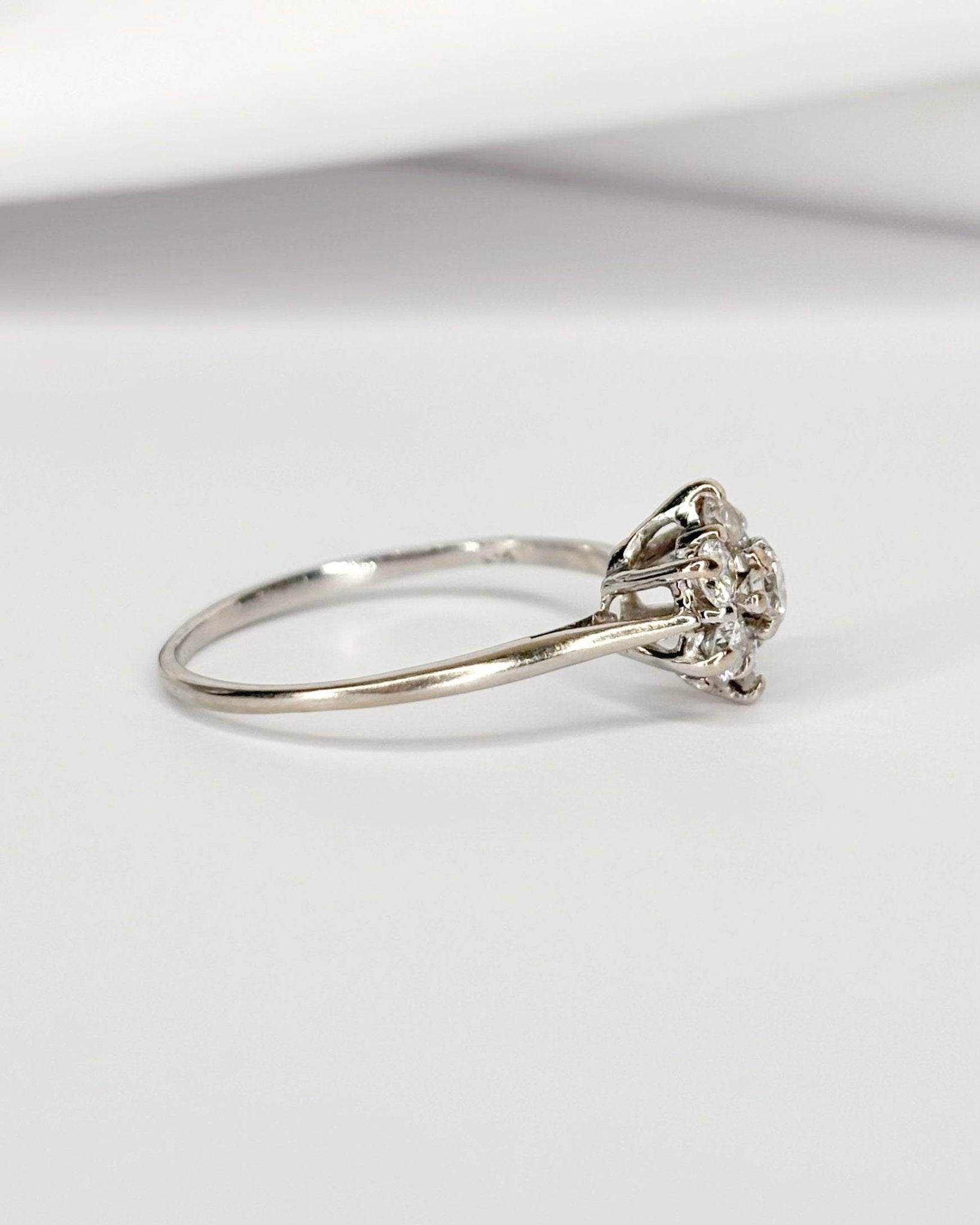 Bague Marguerite 7 Diamants "Hannah" - Elliade Paris