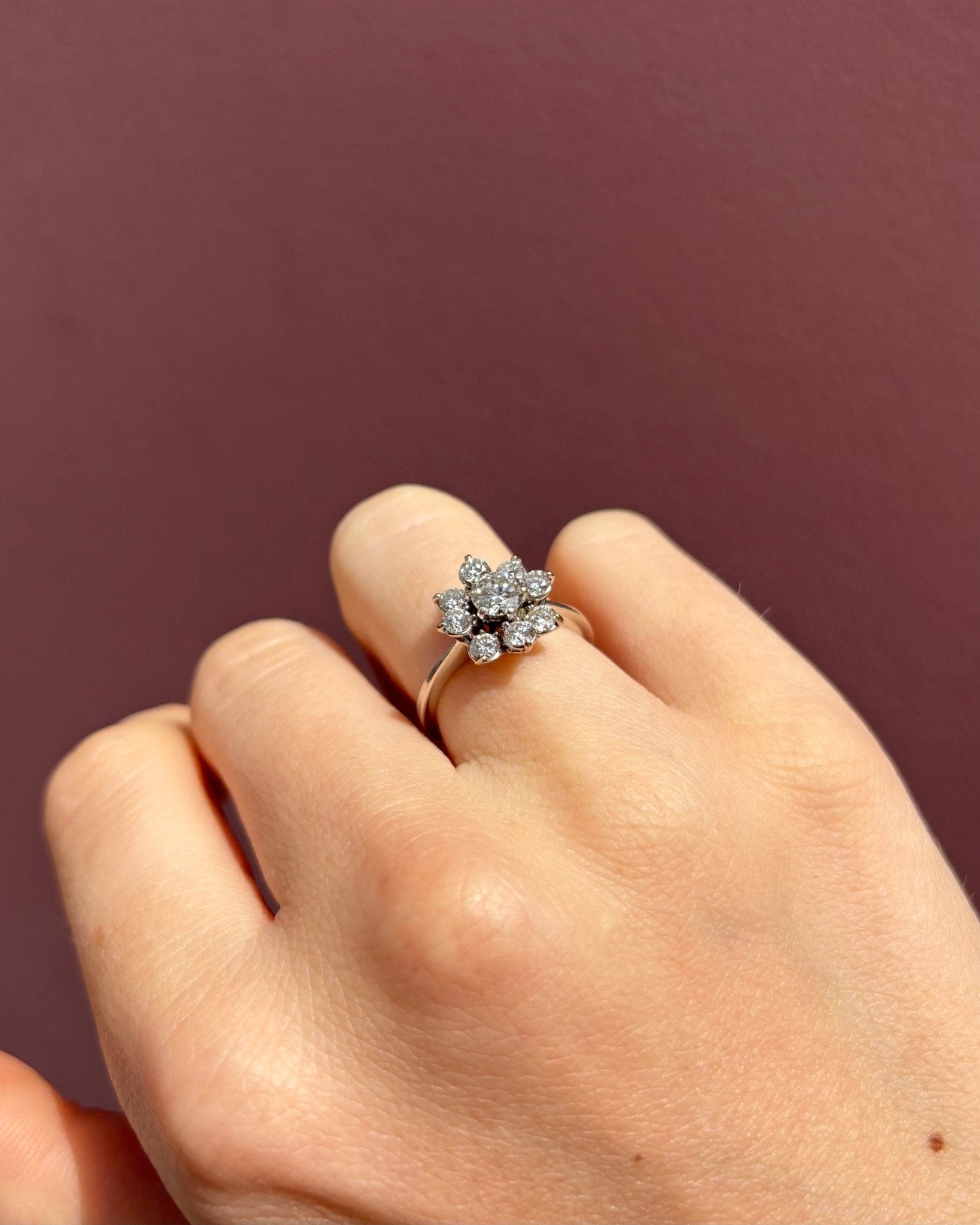 Bague Marguerite 9 Diamants 1.06 carat "Chanya" - Elliade Paris