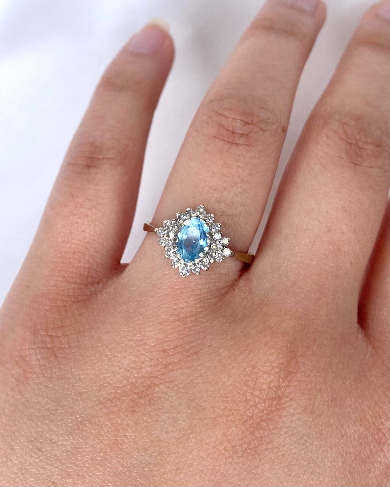 Bague Marguerite Aigue - Marine 0.70 carat & Diamants "Anna" - Elliade Paris