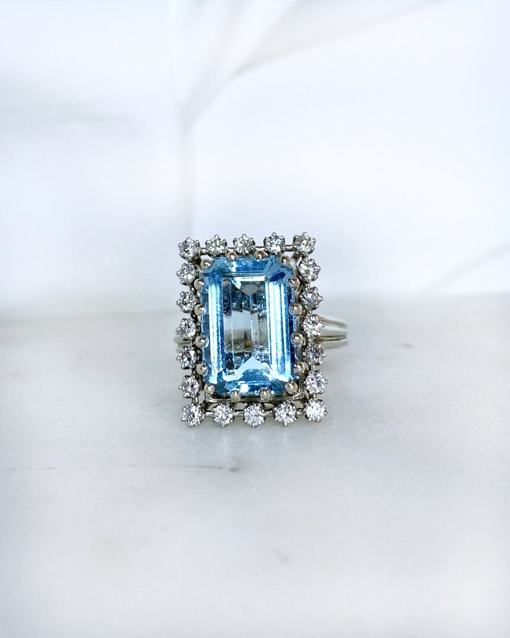 Bague Marguerite Aigue - Marine 6.80 carats & Diamants "Adama" - Elliade Paris
