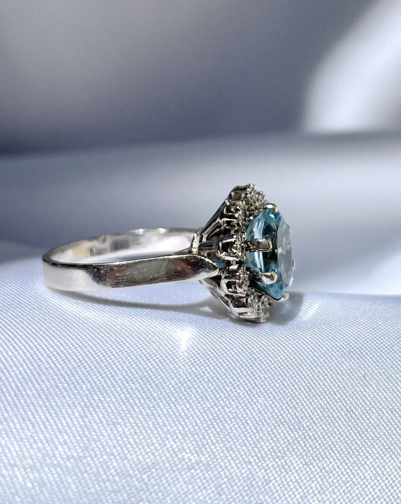 Bague Marguerite Aigue - Marine et Diamants "Amarine" - Elliade Paris