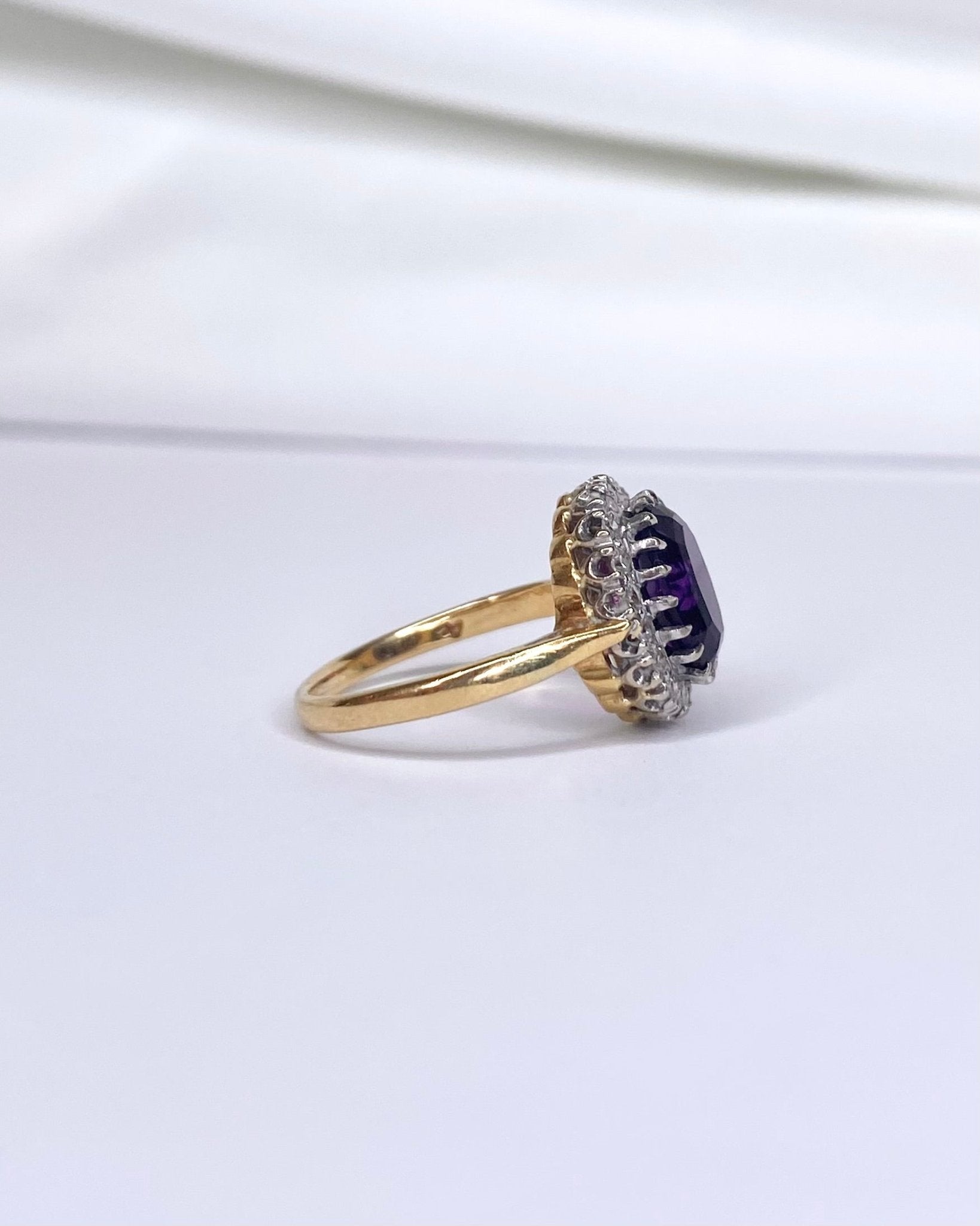 Bague Marguerite Améthyste 1.60 carat & Diamants "Amelia" - Elliade Paris