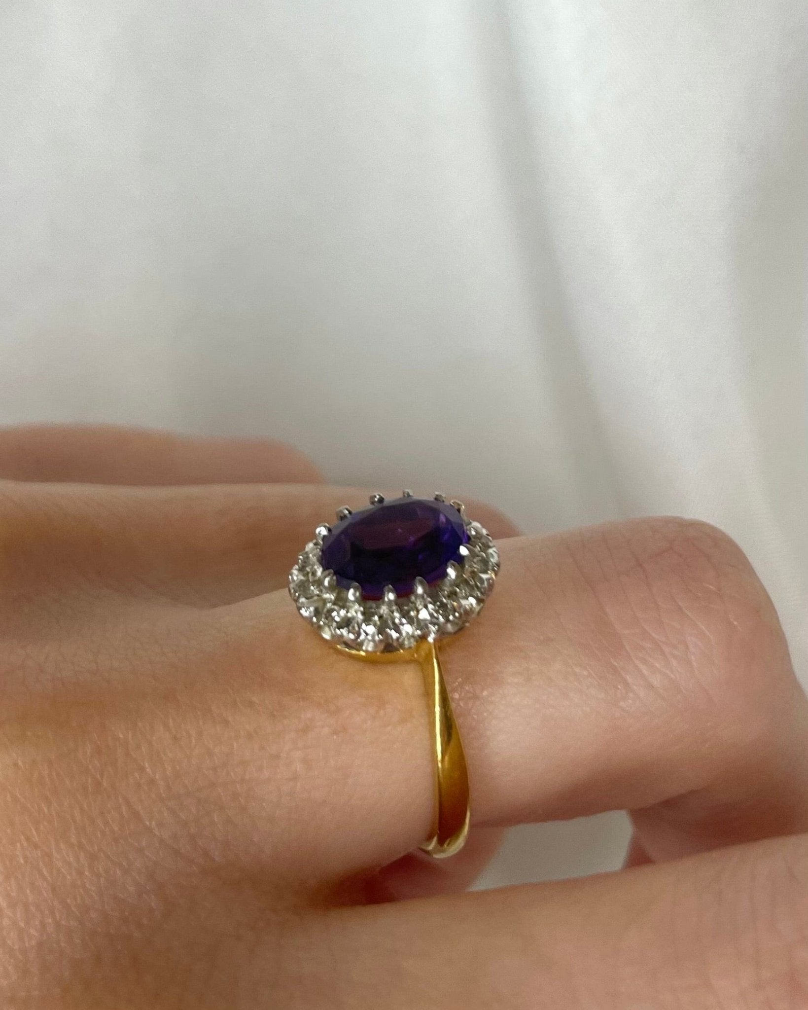 Bague Marguerite Améthyste 2.30 carats & 14 Diamants "Élisa" - Elliade Paris