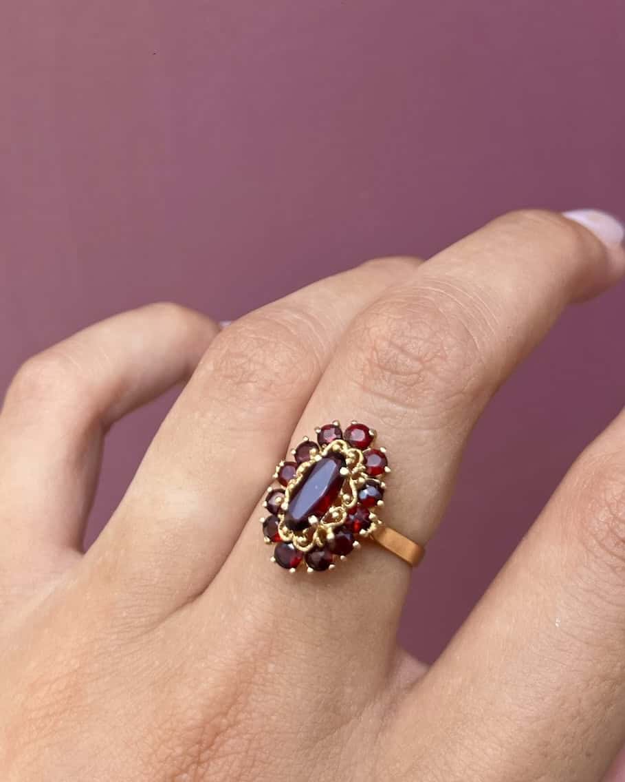 Bague Marguerite Marquise Grenats 2.11 carats "Nicole"