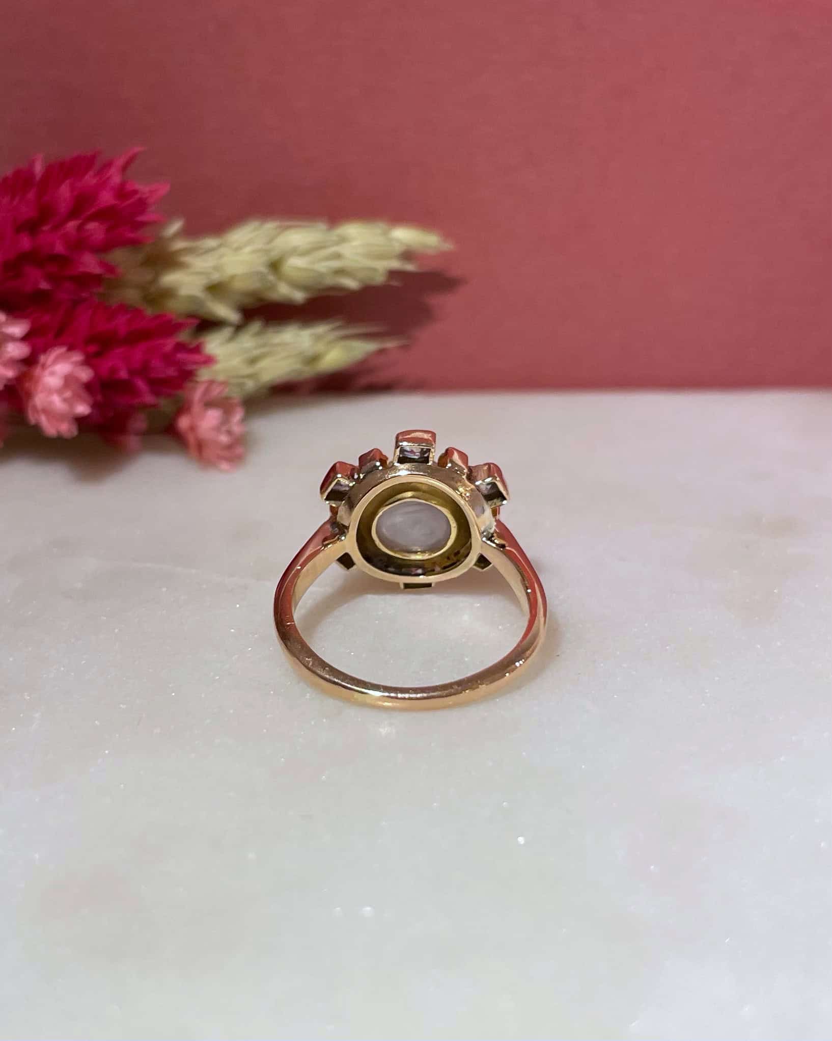 Bague Marguerite Saphir Étoilé 5.40 carats & Diamants "Noor"
