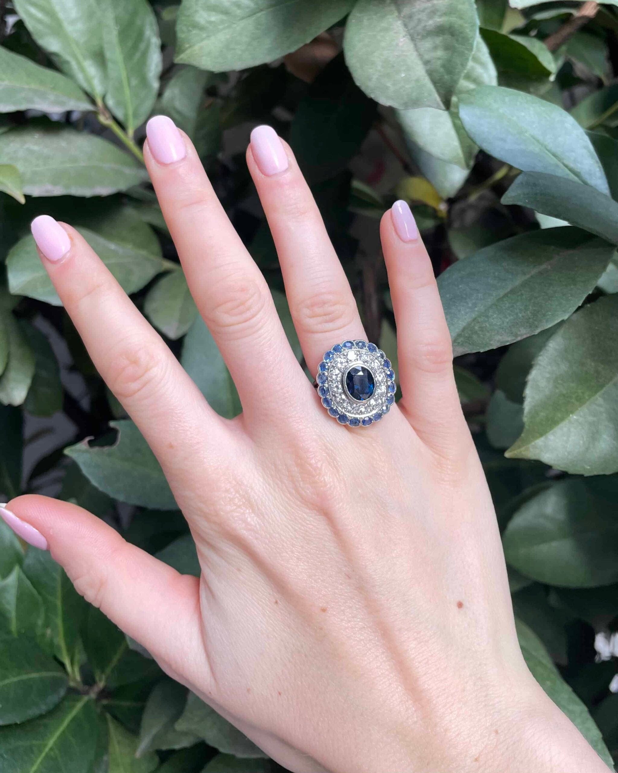 Bague Marguerite Saphirs 3.90 carats & Diamants 1 carat "Leanne" - Elliade Paris