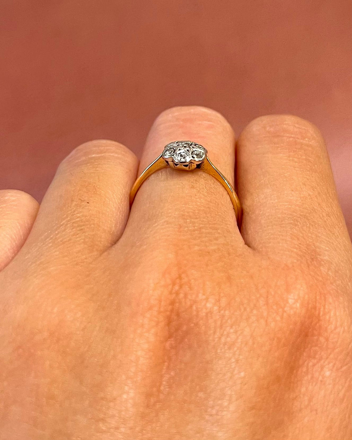 Bague Marguerite Art-Déco Diamants 0.28 carat "Fiby" - Elliade Paris