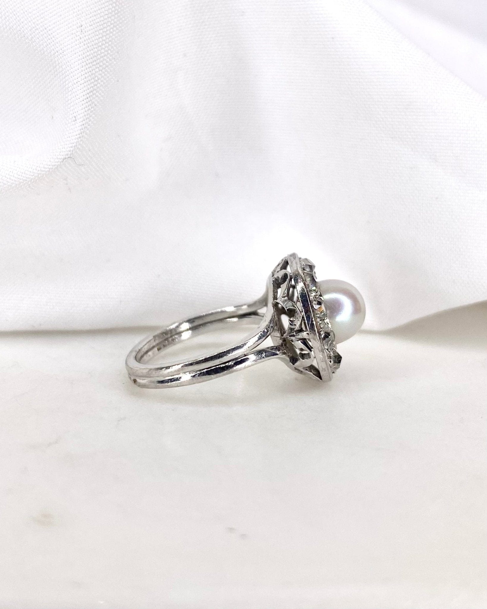 Bague Marguerite Art Déco Diamants 0.40 carat & Perle "Elina" - Elliade Paris