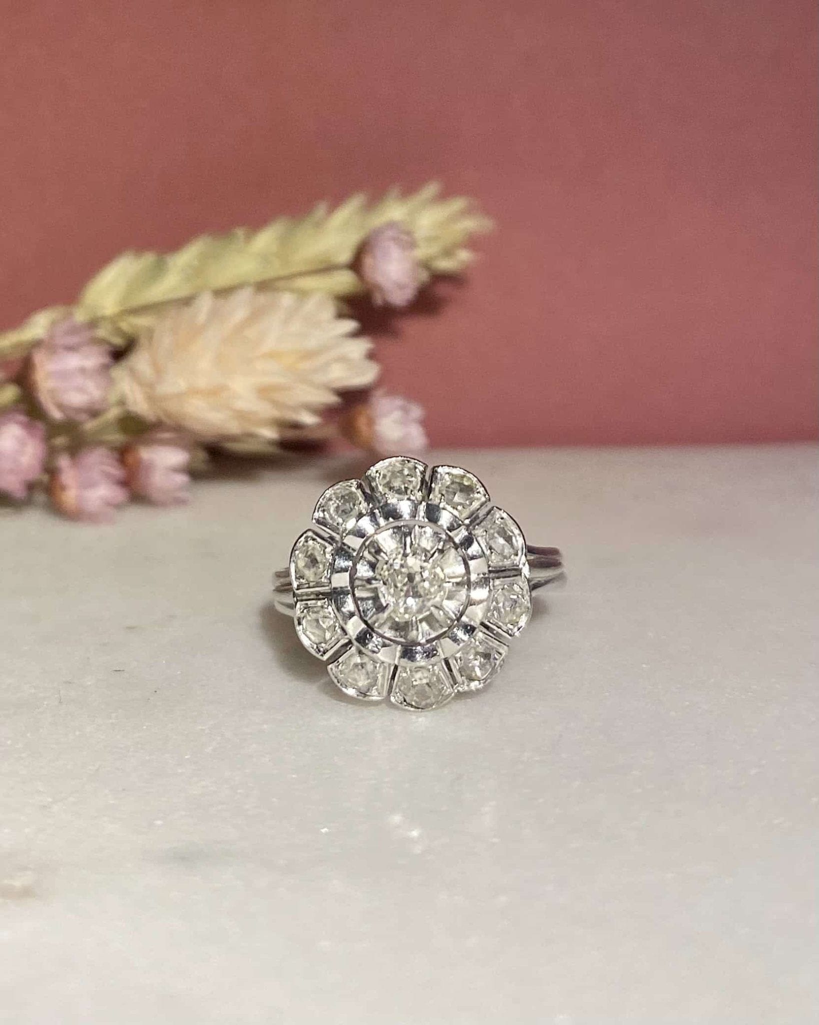 Bague Marguerite Art - Déco Diamants 0.55 carat "Camille" - Elliade Paris