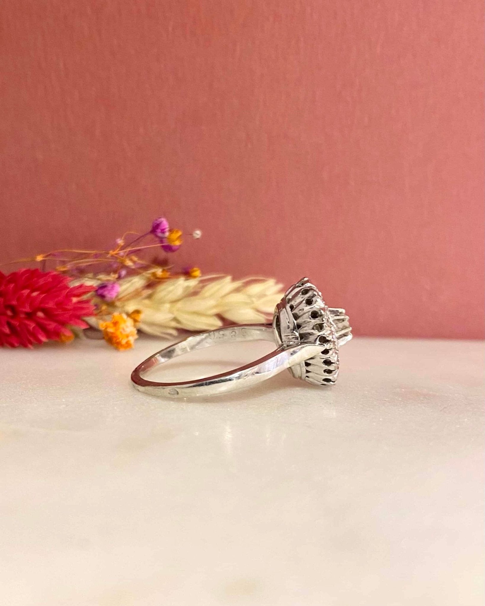 Bague Marguerite Art - Deco Diamants 0.67 carat "Lola" - Elliade Paris