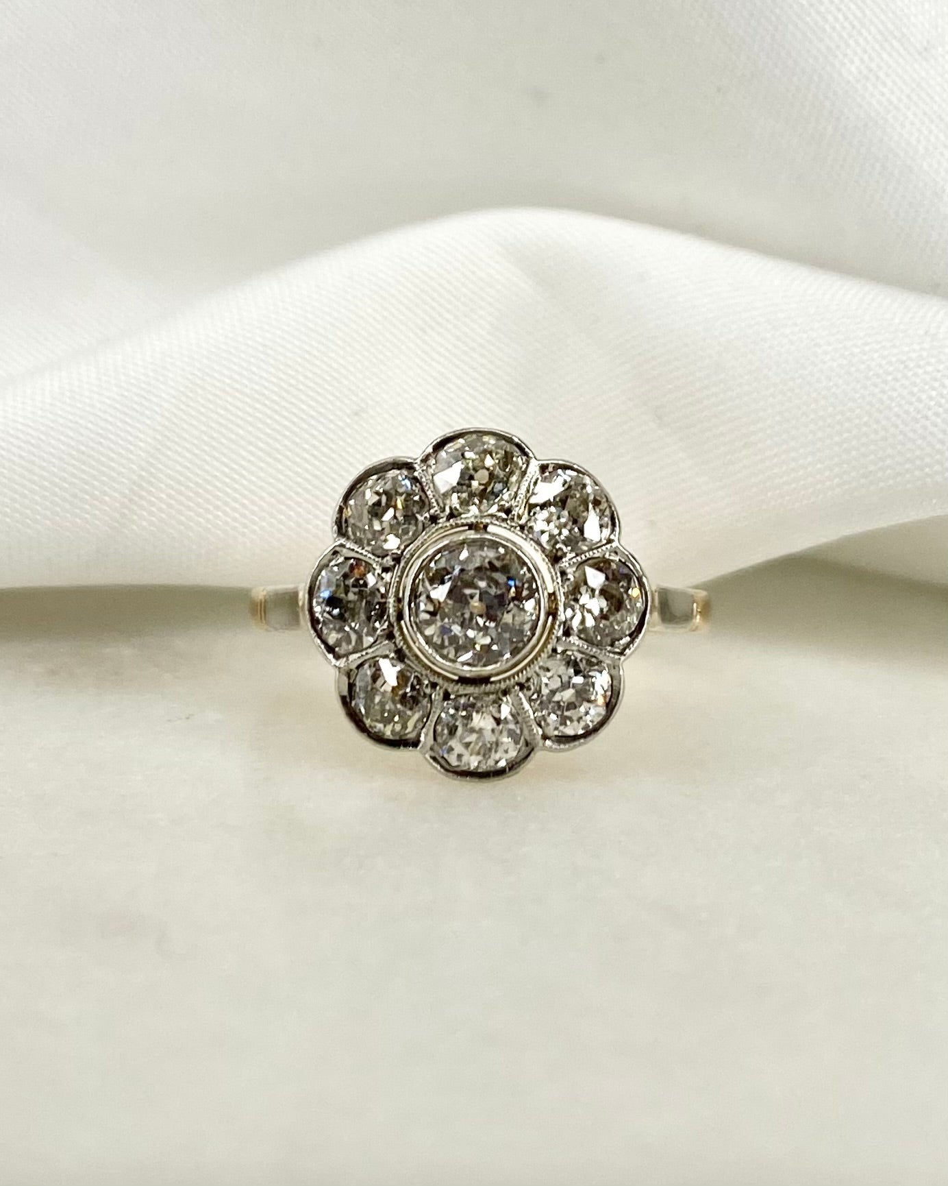 Bague Marguerite Art Déco Diamants 1.54 carat "Annie" - Elliade Paris