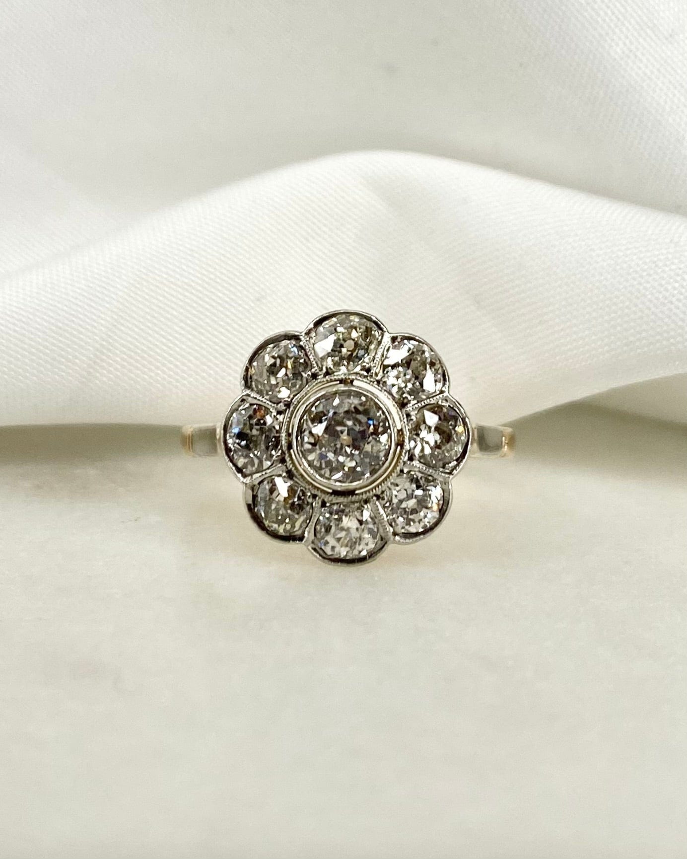 Bague Marguerite Art Déco Diamants 1.54 carat "Annie" - Elliade Paris