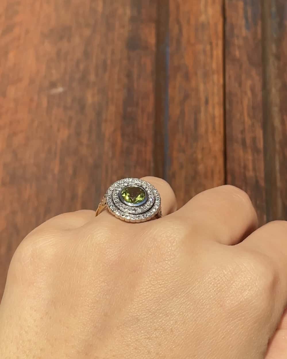 Bague Art-Déco Péridot 1.25 carat & 54 Diamants "Liv"