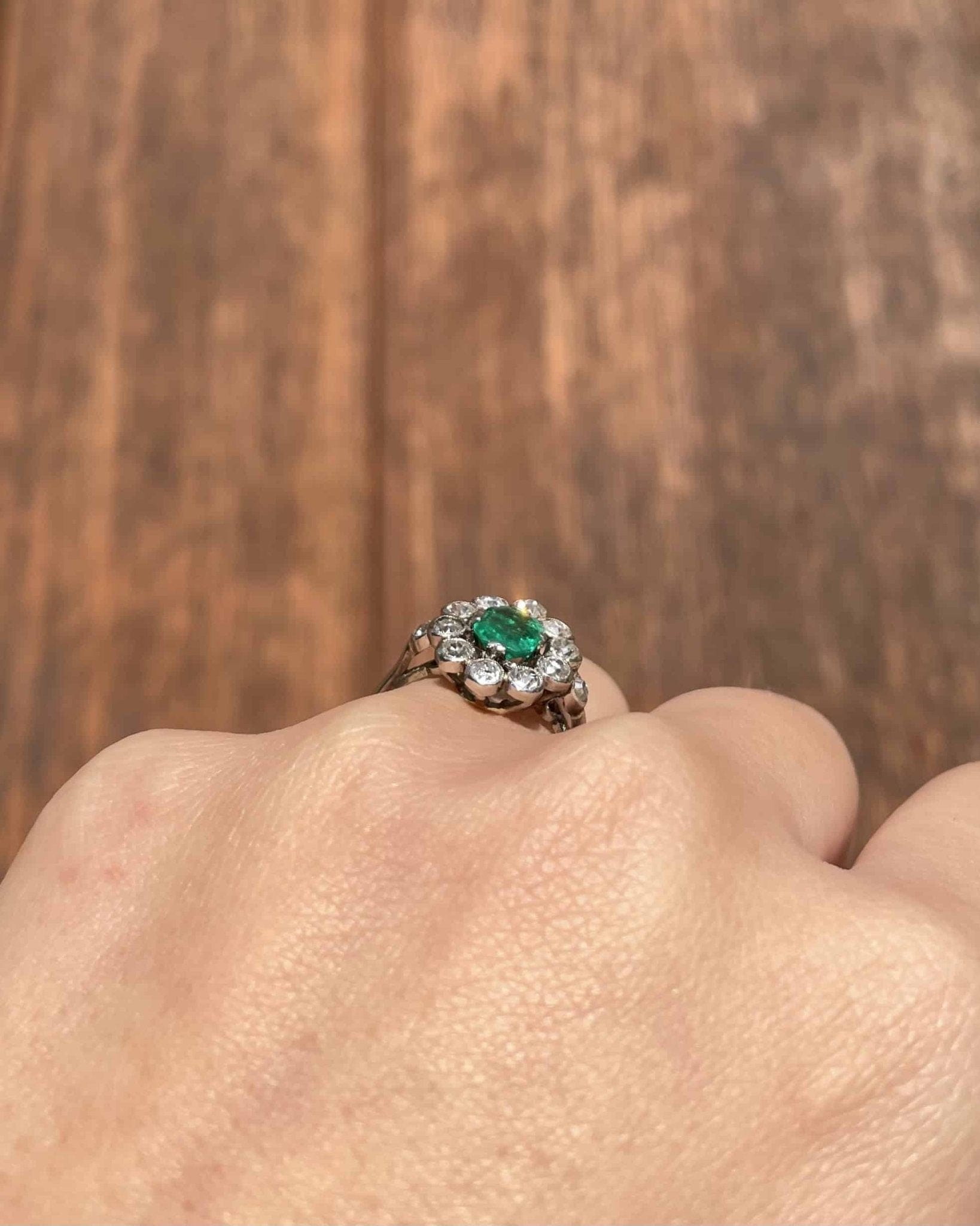 Bague Marguerite Art - Déco Émeraude et Diamants "Anastasia" - Elliade Paris