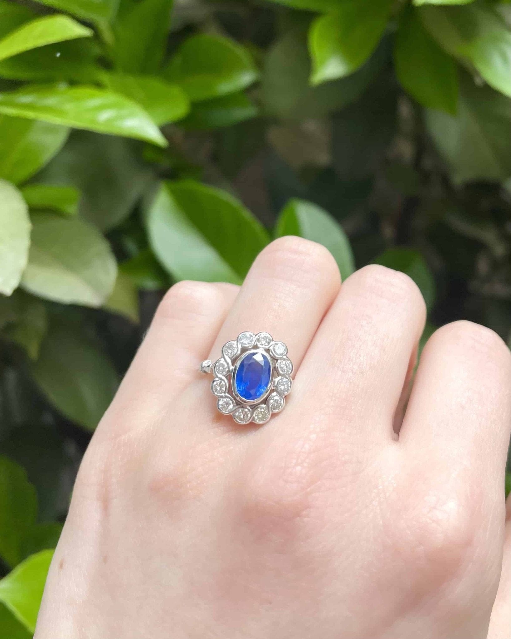 Bague Marguerite Art - Déco Saphir 1.25 carat & diamants “Alicia” - Elliade Paris