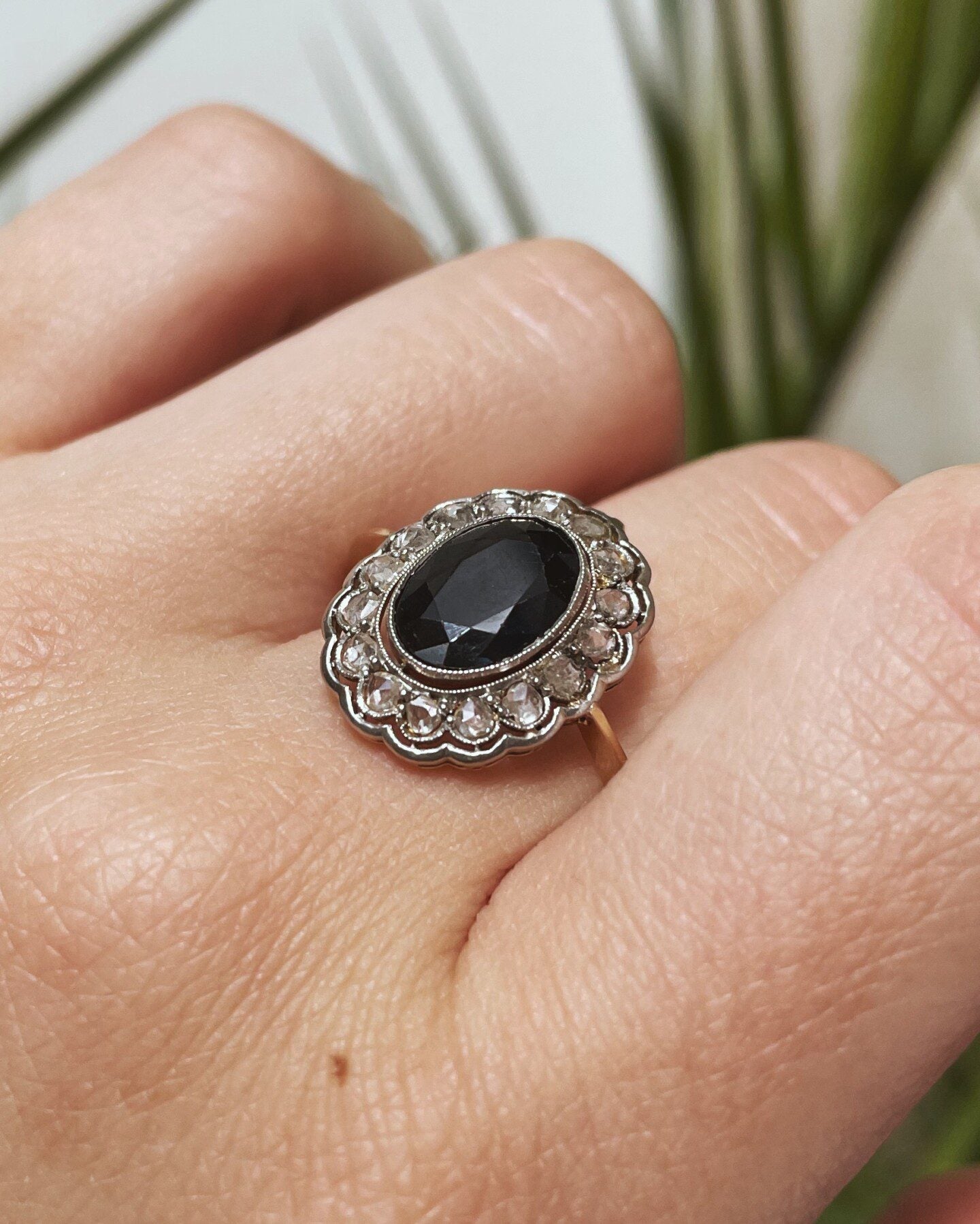 Bague Marguerite Art - déco Saphir & diamants "Anna" - Elliade Paris