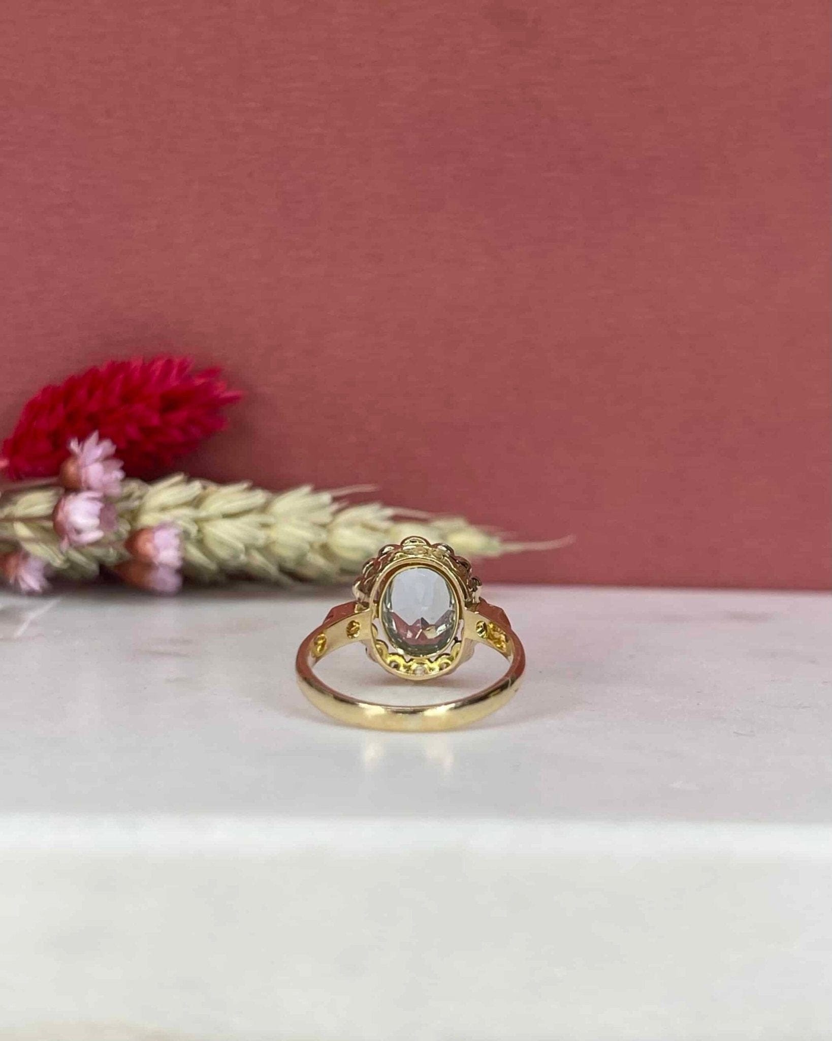 Bague Marguerite Art - Déco Topaze 2.10 carats & 18 Diamants "Willow" - Elliade Paris