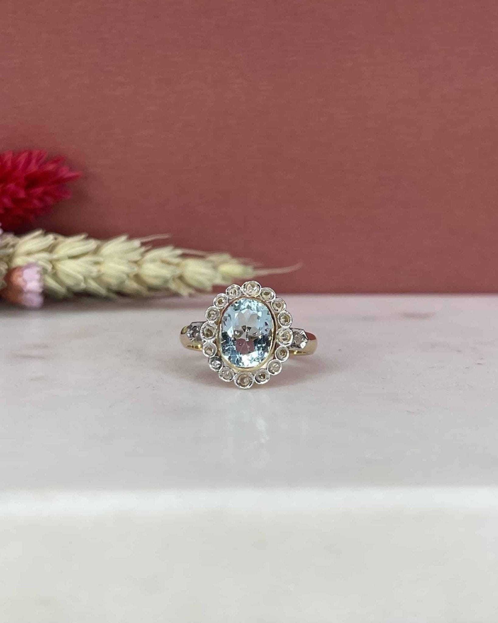 Bague Marguerite Art - Déco Topaze 2.10 carats & 18 Diamants "Willow" - Elliade Paris