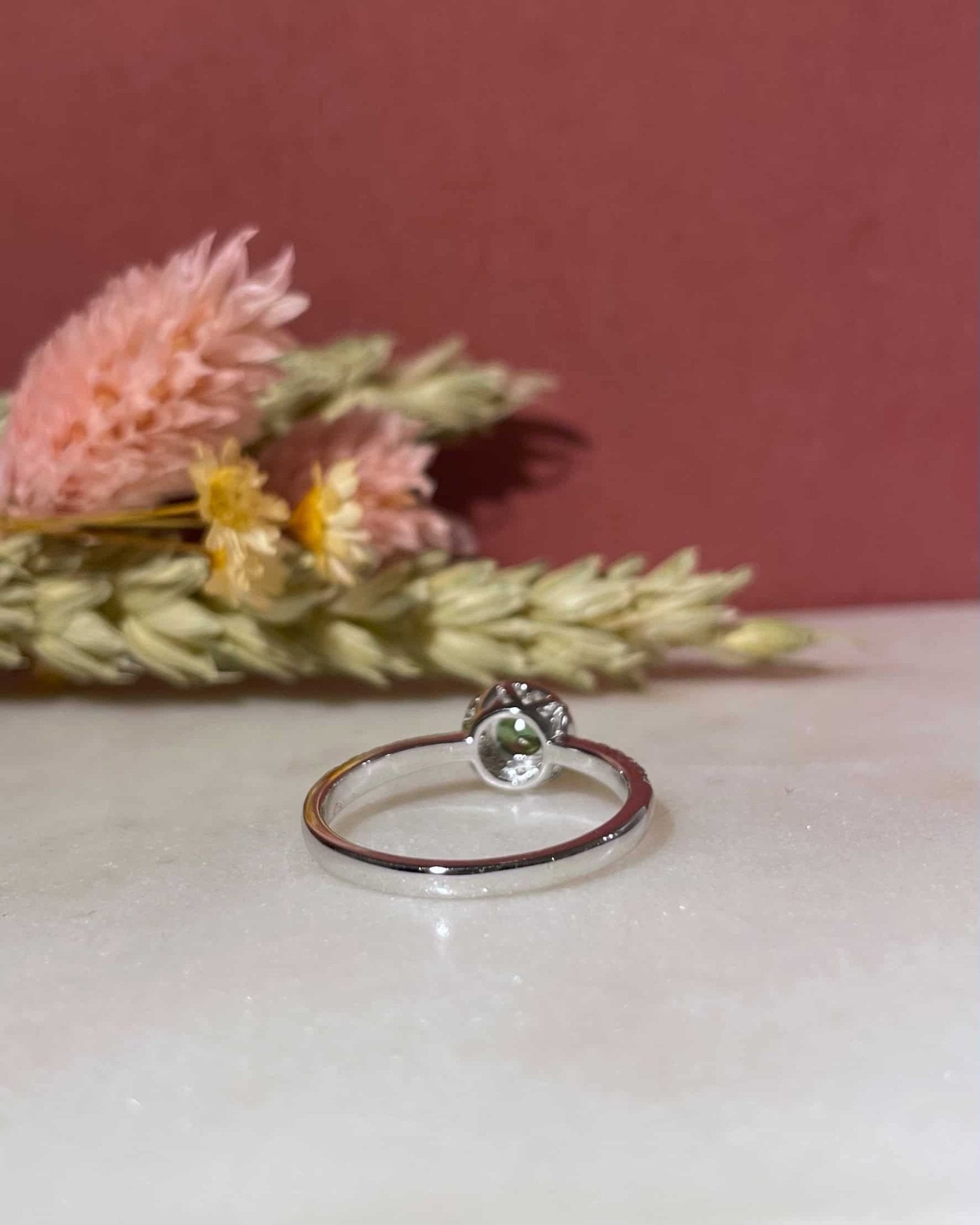 Bague Marguerite "Camille" Grenat Tsavorite & 26 Diamants - Elliade Paris