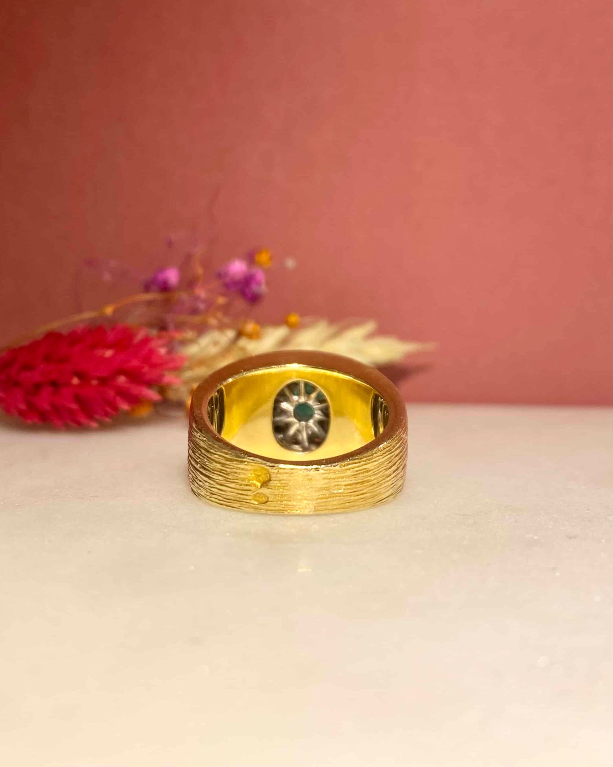 Bague Jonc Marguerite Émeraude carat & Diamants, Or 9.94g "Jennie"