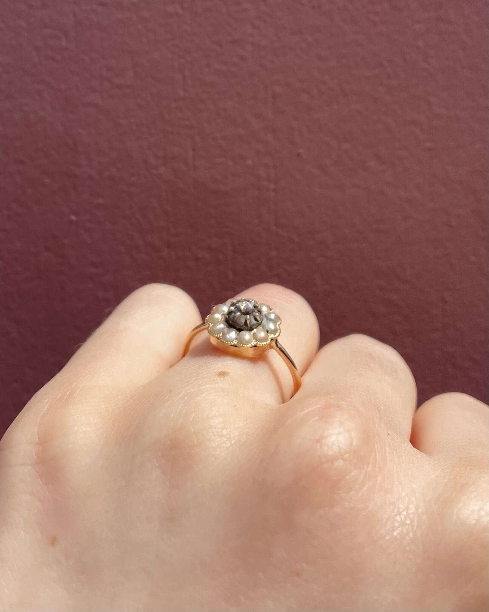 Bague Marguerite Diamant 0.10 carat & Perles "Edina" - Elliade Paris