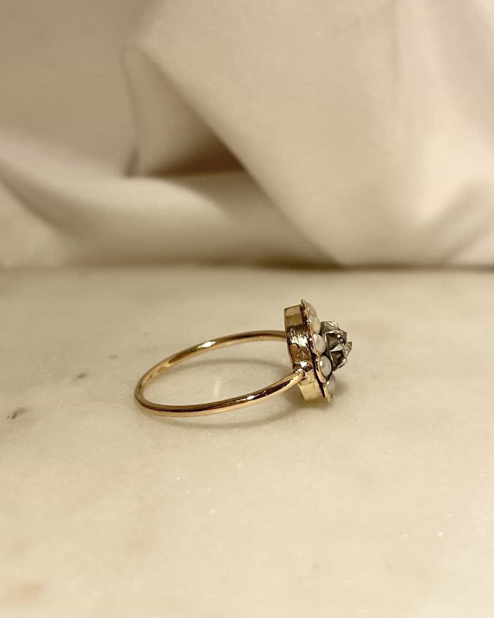 Bague Marguerite Diamant 0.10 carat & Perles "Edina" - Elliade Paris