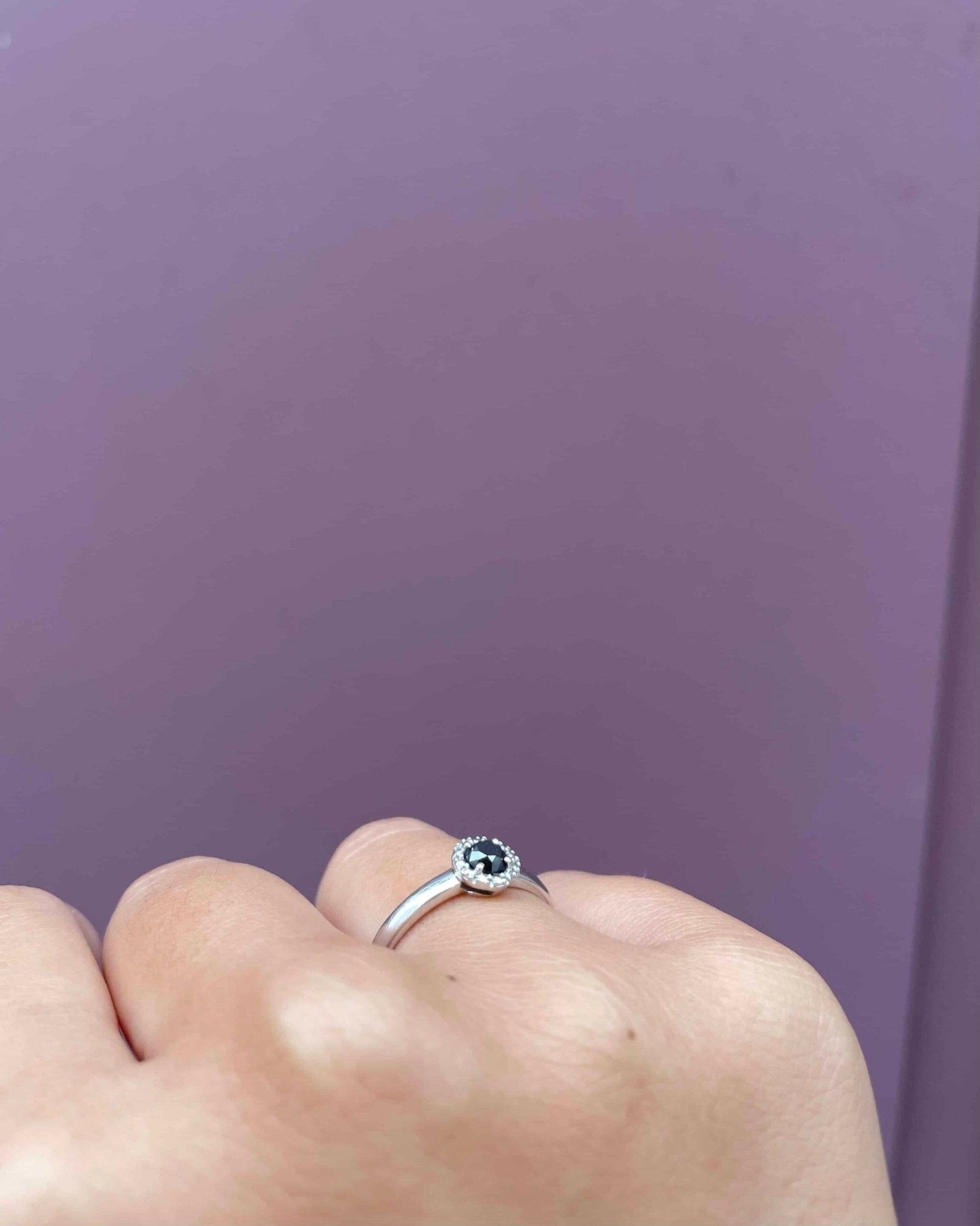 Bague Marguerite Diamant Noir 0.30 Carat "Wesley" - Elliade Paris