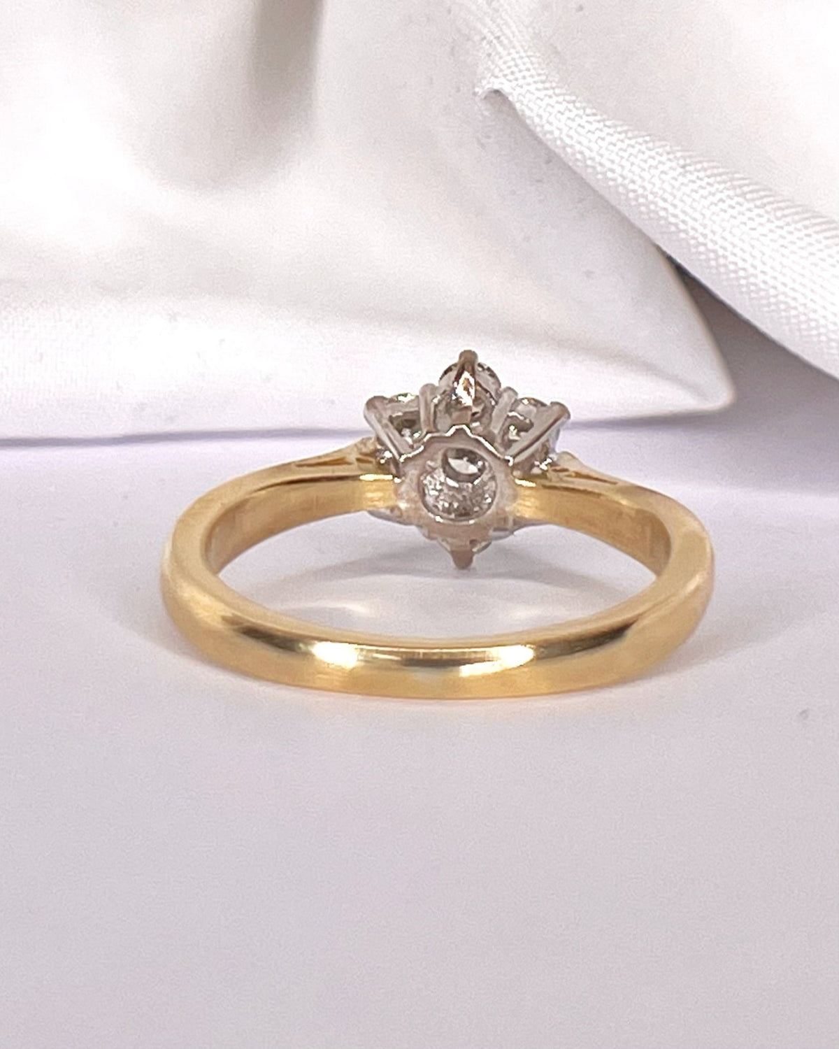 Bague Marguerite Diamants 0.38 carat "Sally" - Elliade Paris