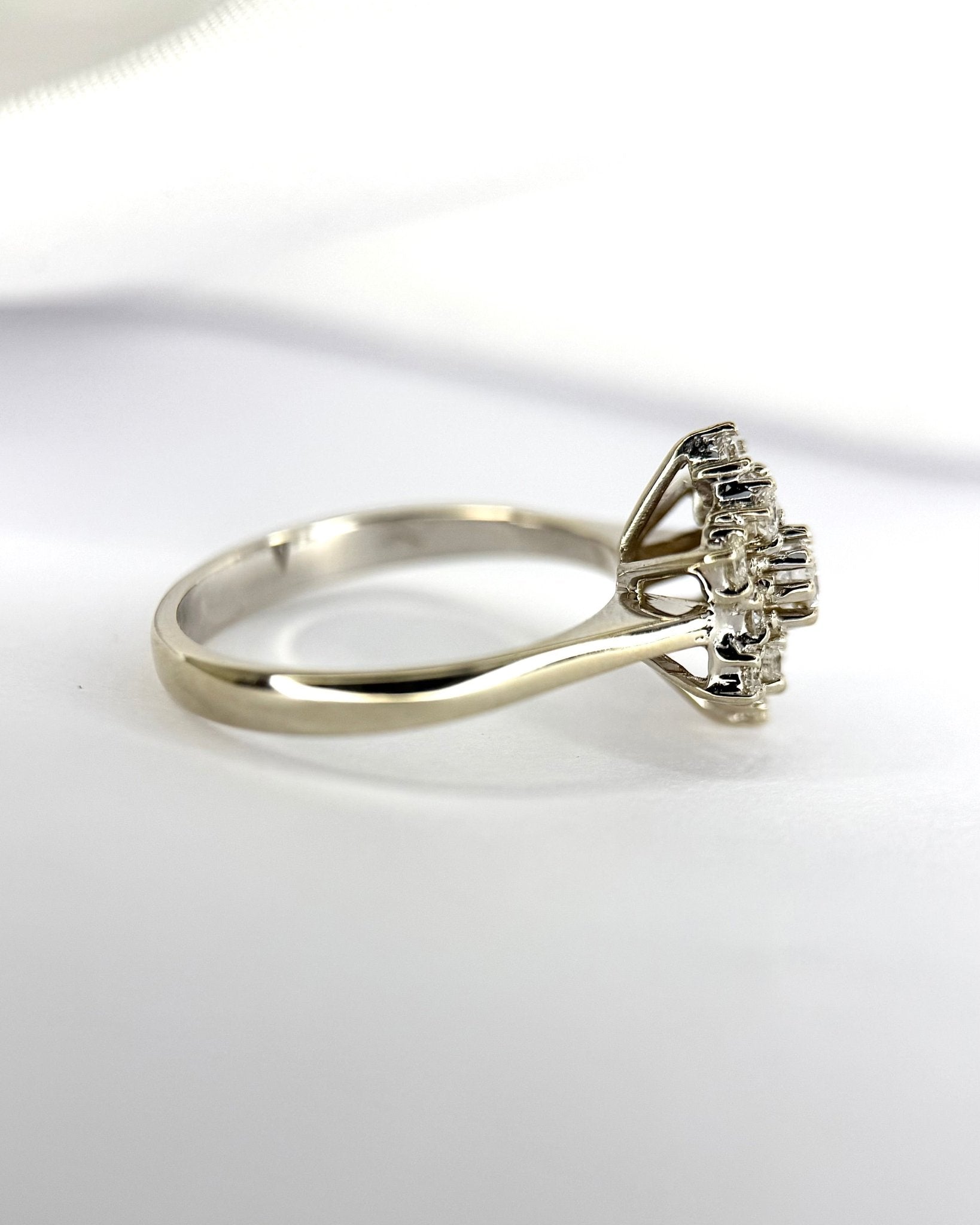 Bague Marguerite Diamants 0.46 carat 4.15g "Valérie" - Elliade Paris