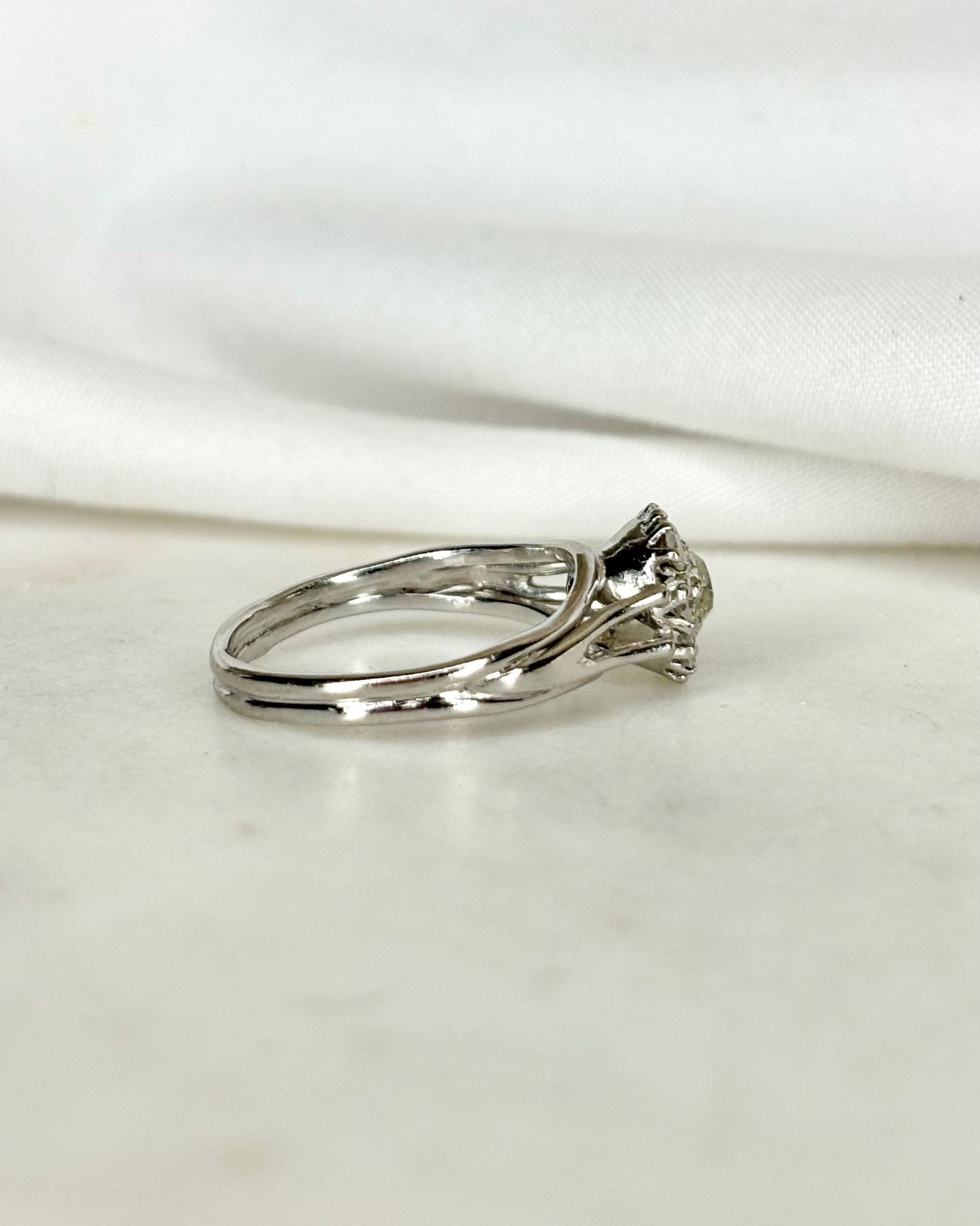 Bague Marguerite Diamants 0.58 carat "Vinciane" - Elliade Paris