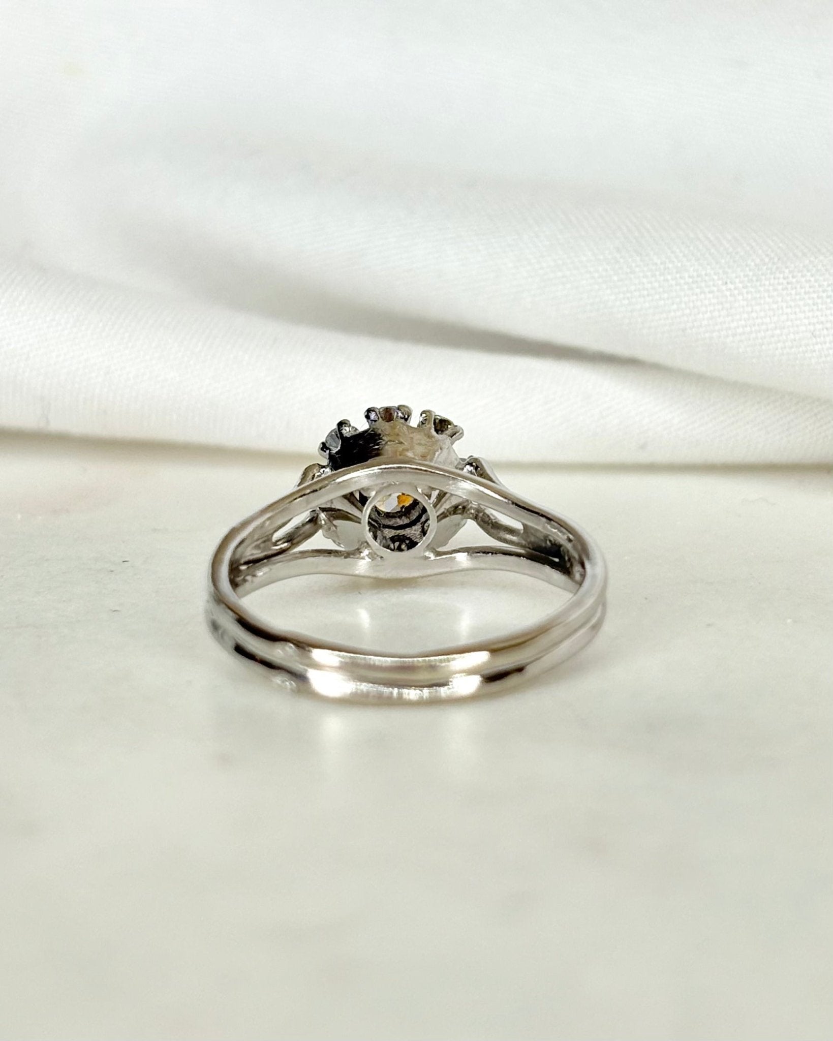 Bague Marguerite Diamants 0.58 carat "Vinciane" - Elliade Paris