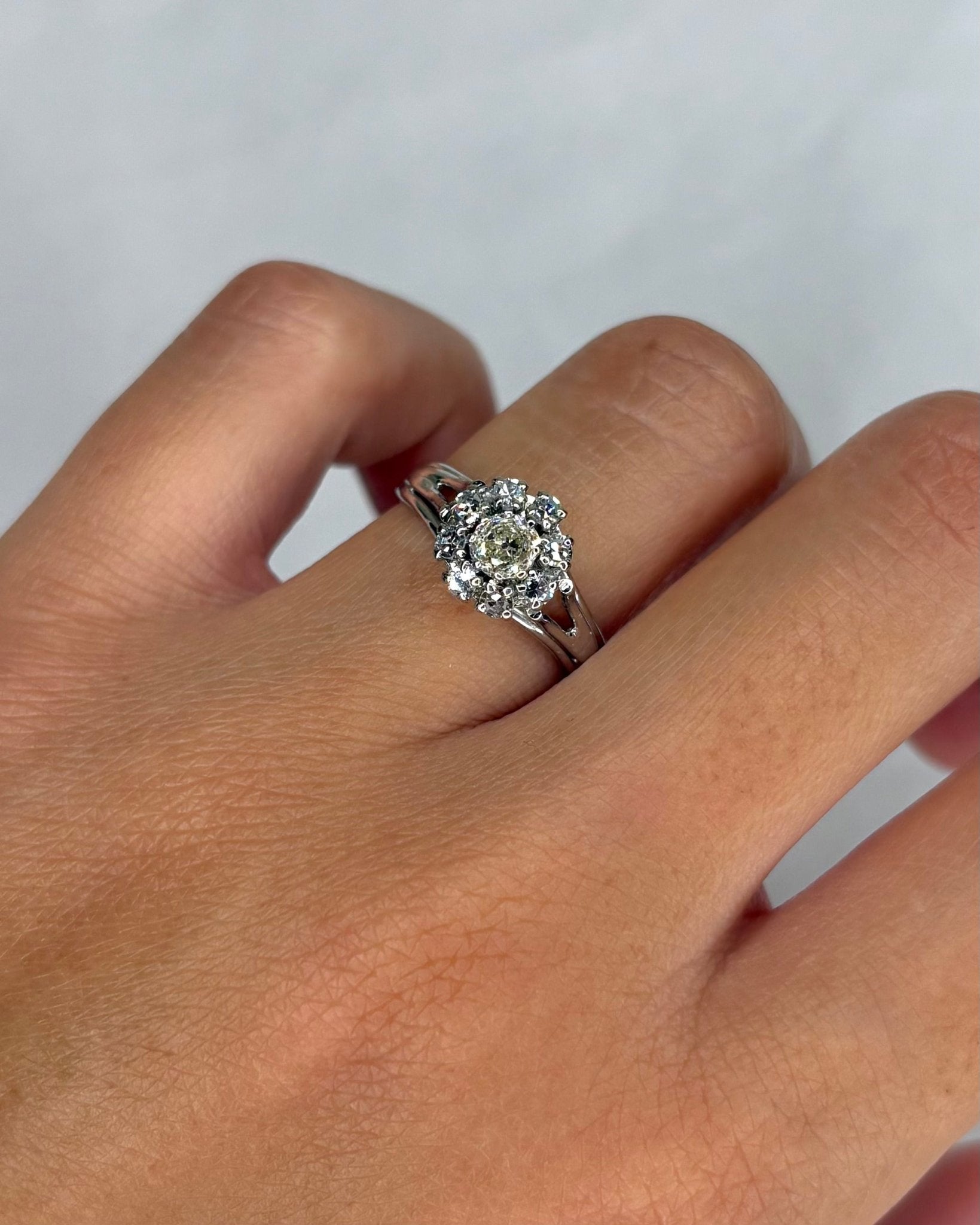 Bague Marguerite Diamants 0.58 carat "Vinciane" - Elliade Paris