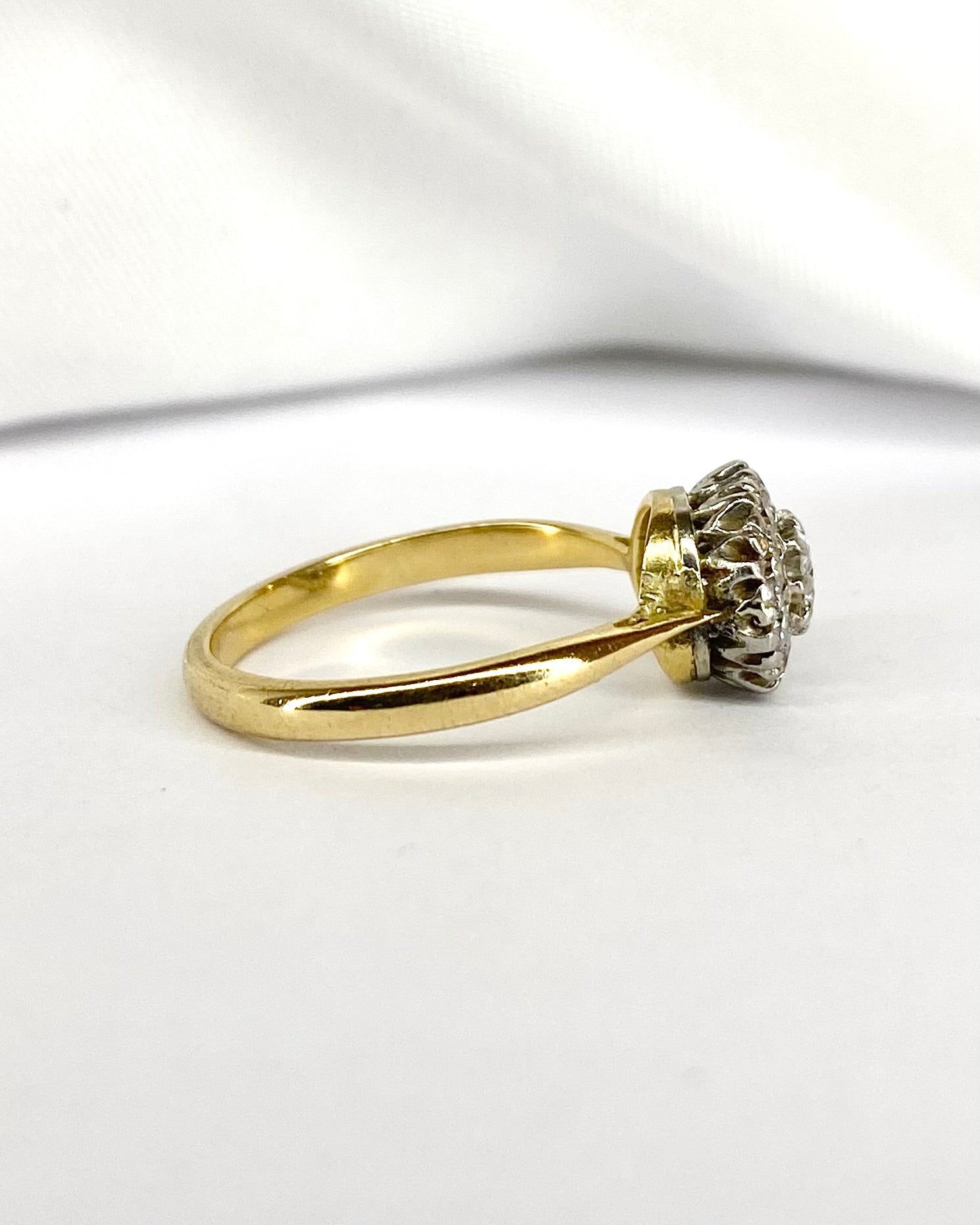 Bague Marguerite Diamants 0.61 carat "Victorine" - Elliade Paris