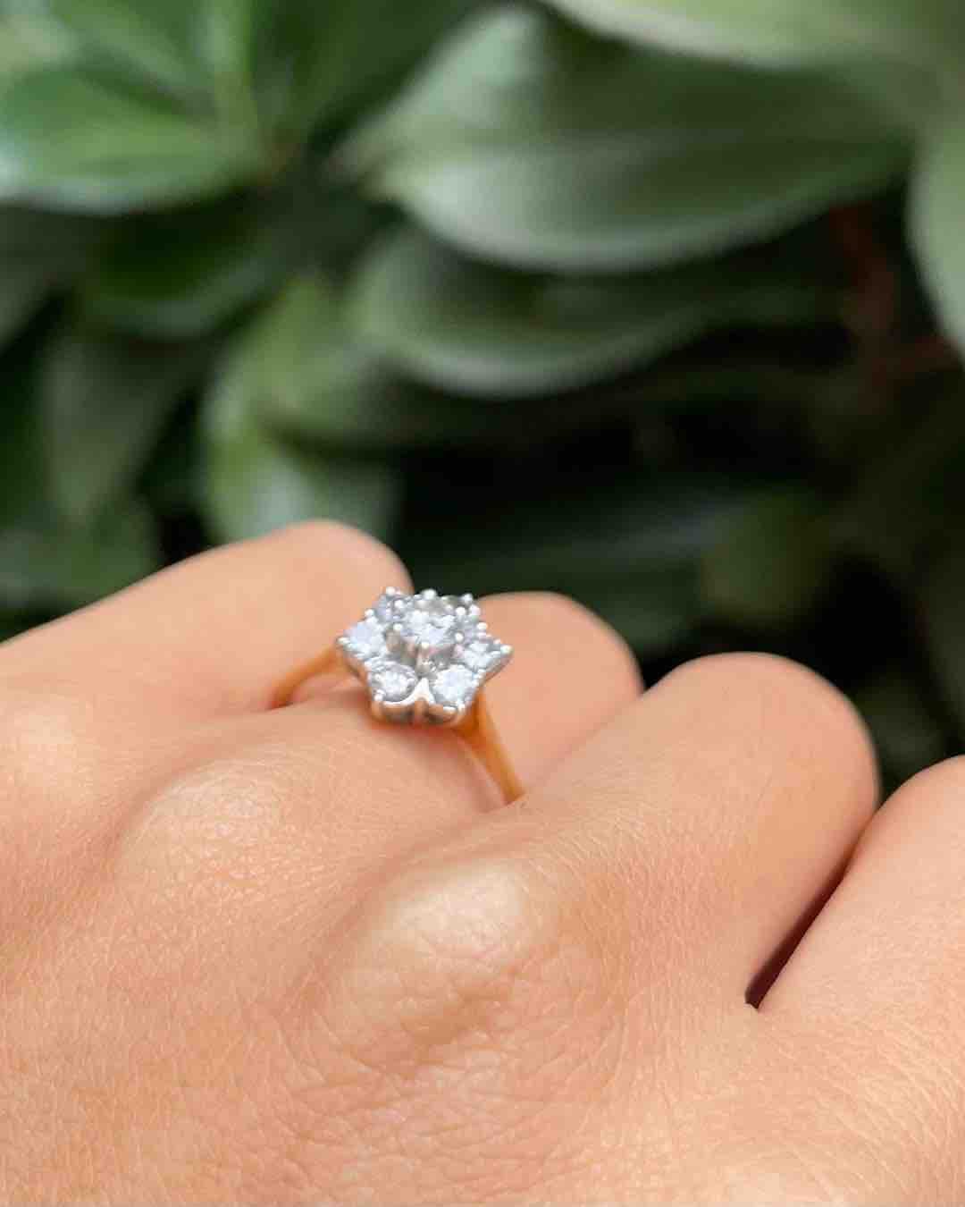 Bague Marguerite Diamants 0.67 carat "Nyssa" - Elliade Paris