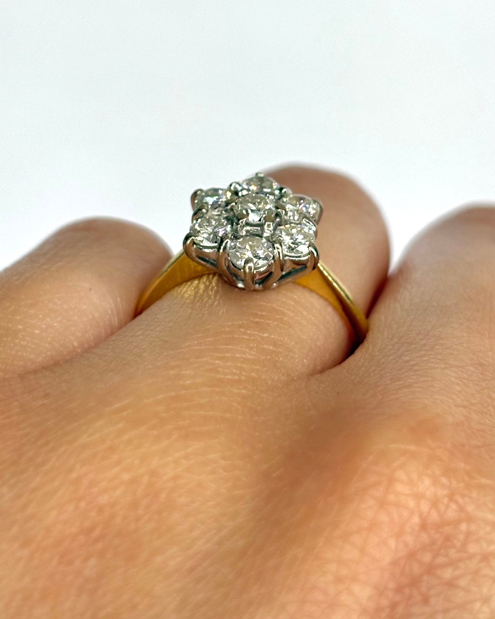 Bague Marguerite Diamants 0.76 carat "Helene" - Elliade Paris