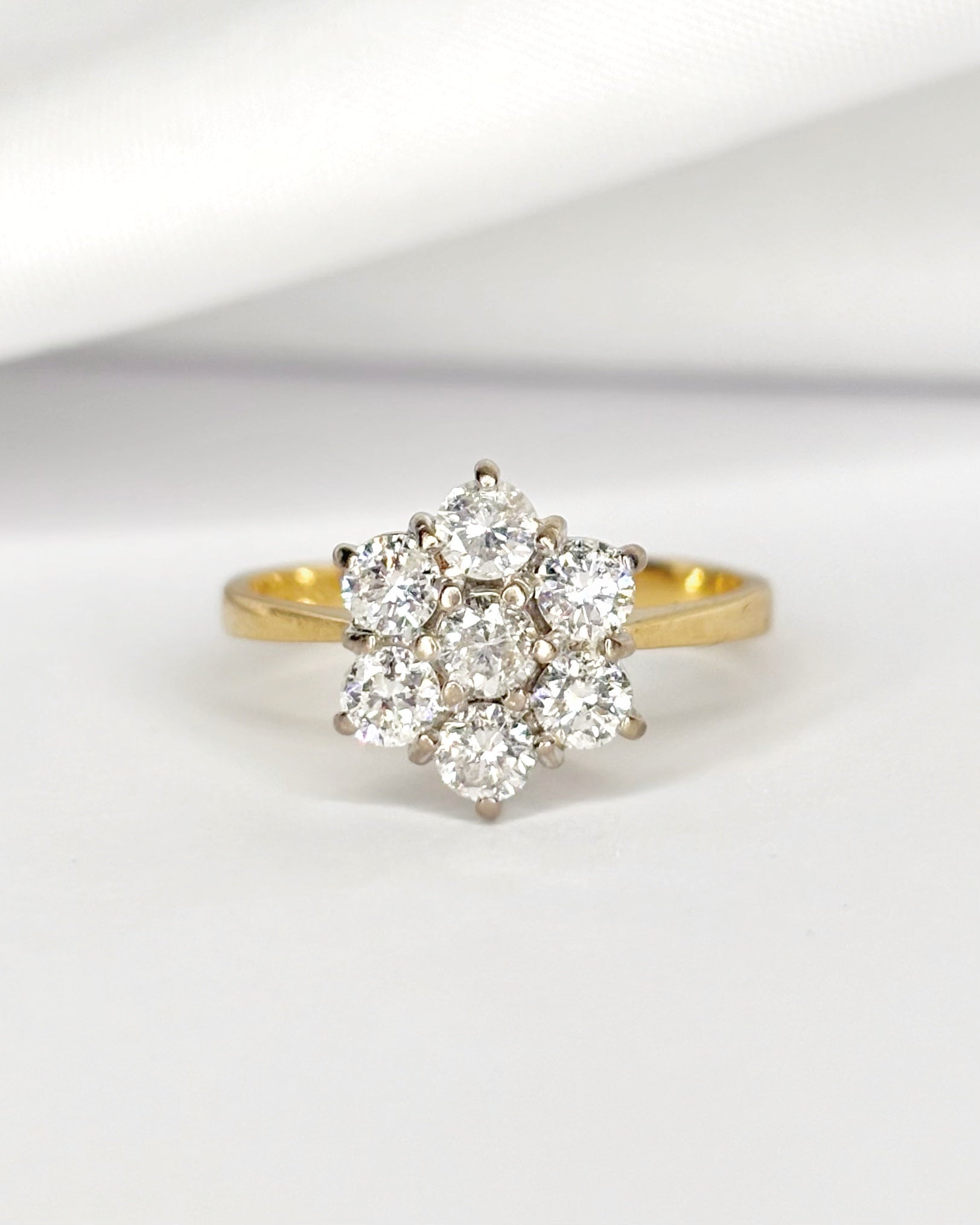 Bague Marguerite Diamants 0.76 carat "Helene" - Elliade Paris