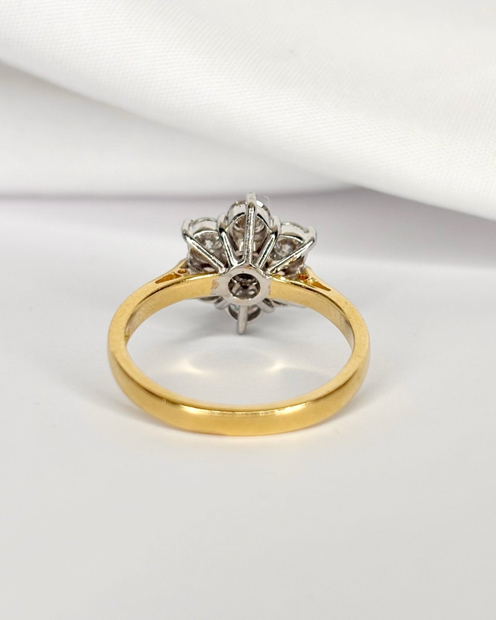 Bague Marguerite Diamants 0.80 carat "Diana" - Elliade Paris