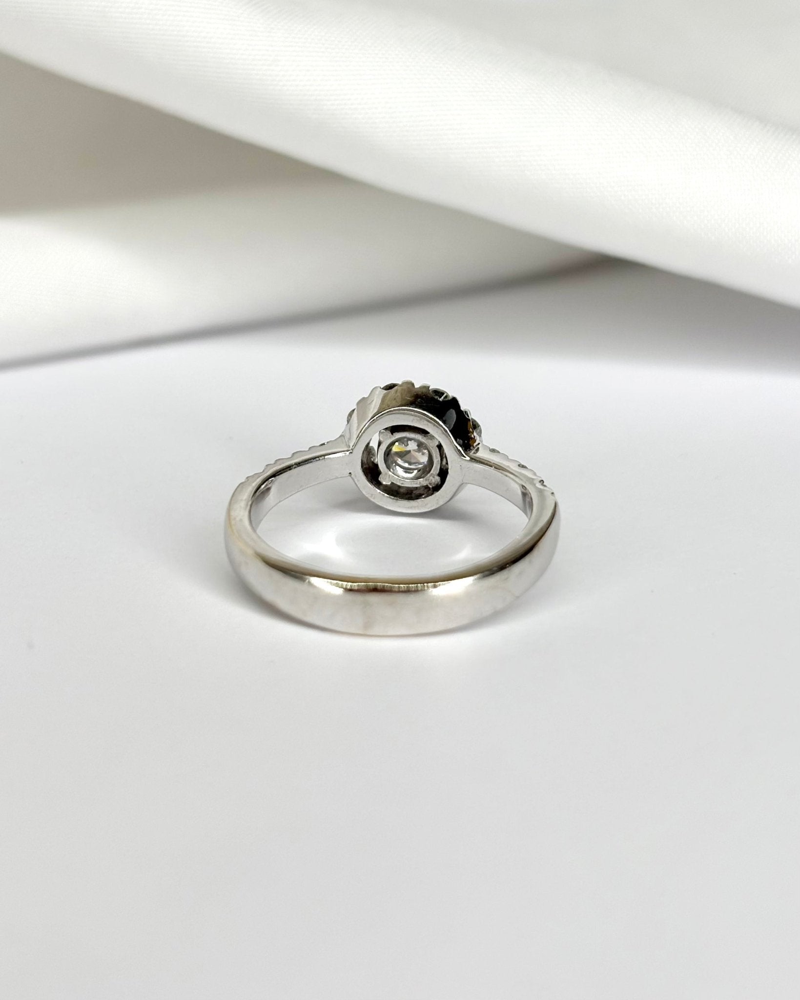 Bague Marguerite Diamants 0.80 carat "Veronica" - Elliade Paris