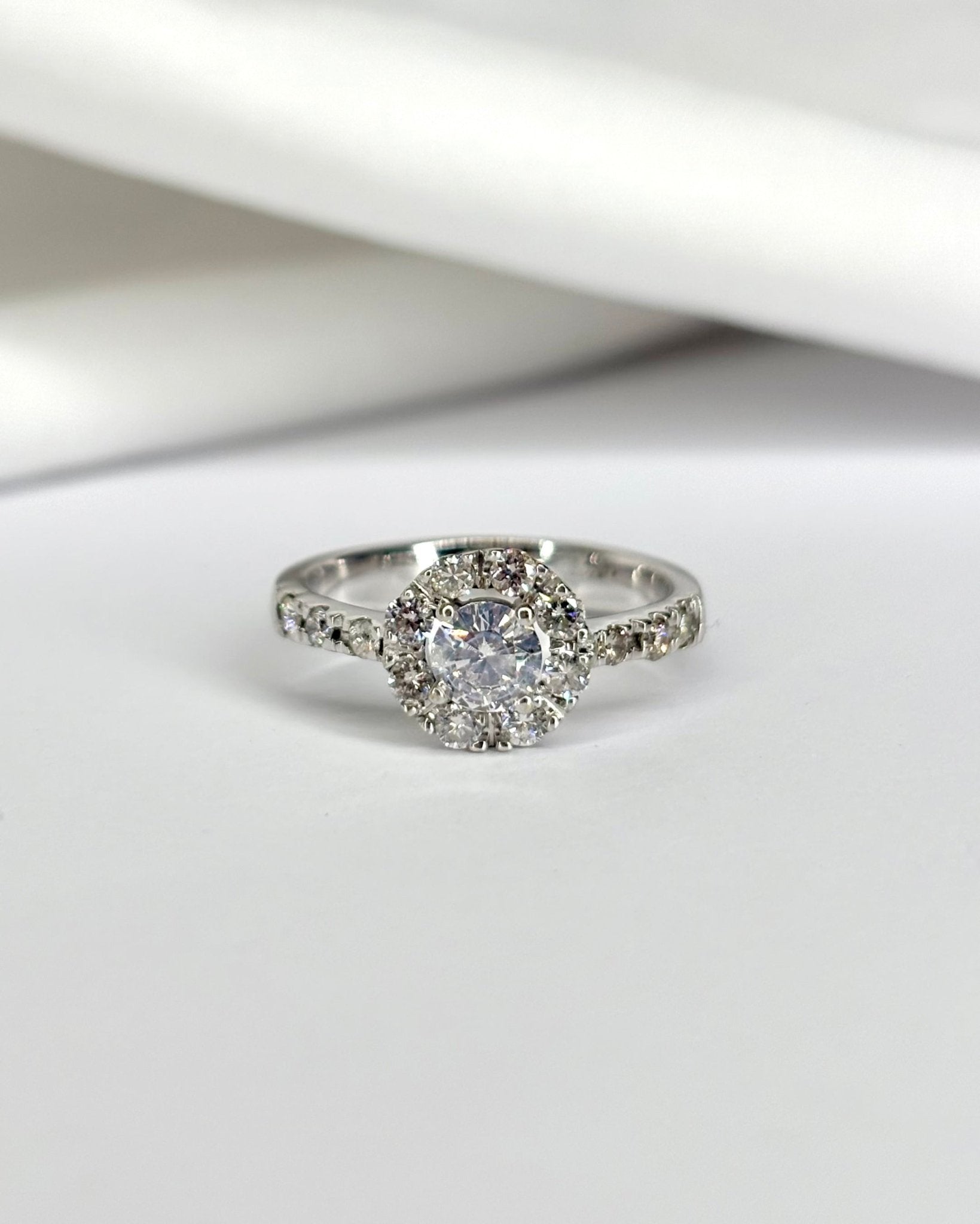 Bague Marguerite Diamants 0.80 carat "Veronica" - Elliade Paris