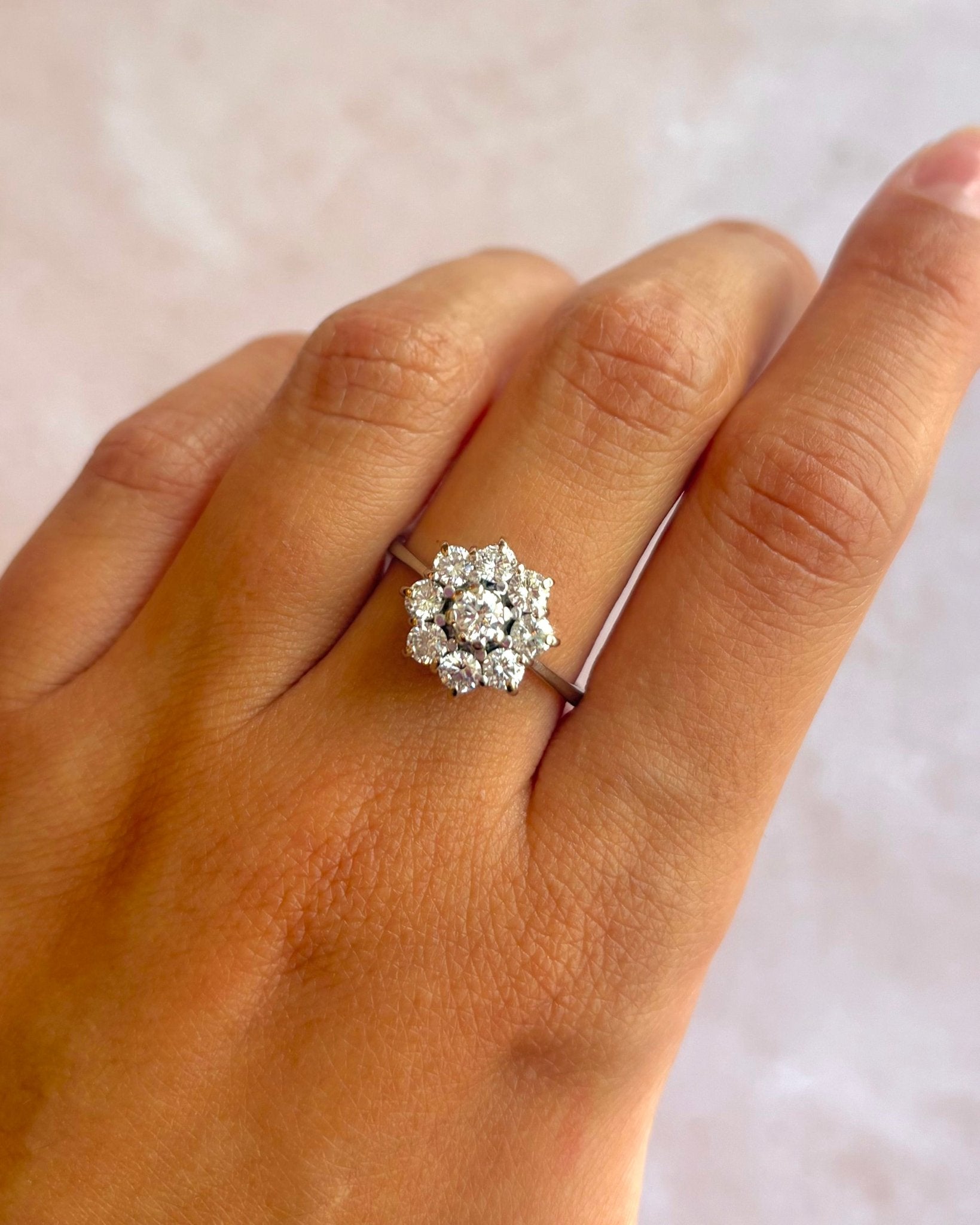 Bague Marguerite Diamants 0.89 carat "Cécile" - Elliade Paris