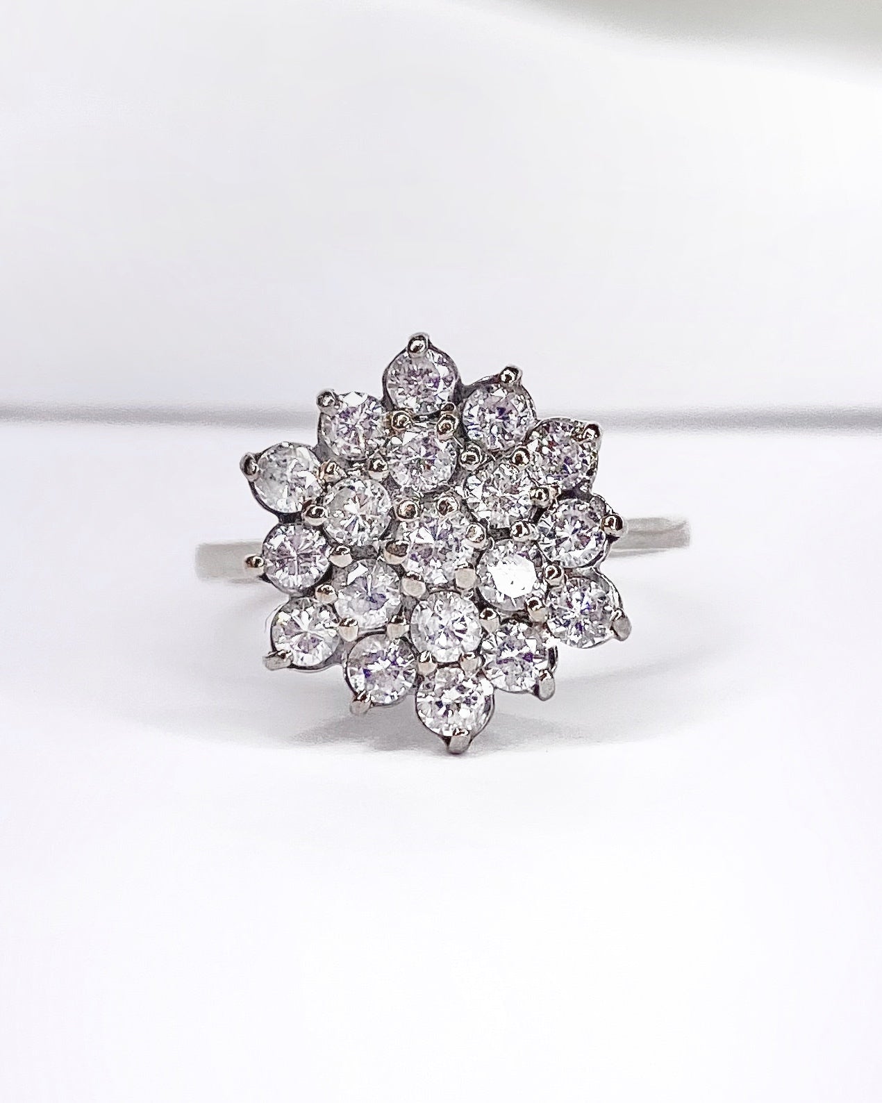 Bague Marguerite Diamants 1.33 carat "Soraya" - Elliade Paris