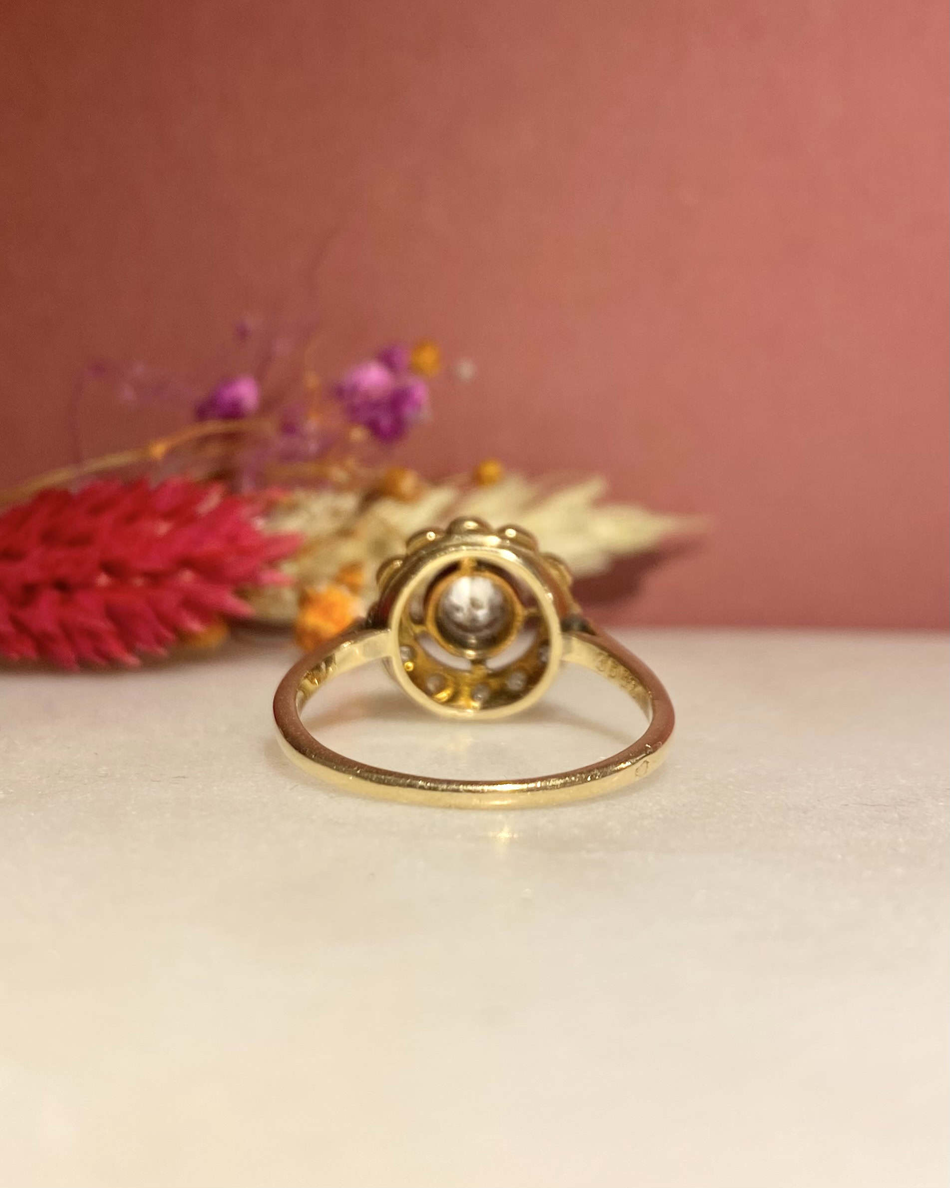 Anillo Art Déco con margaritas de diamantes "Louisa"
