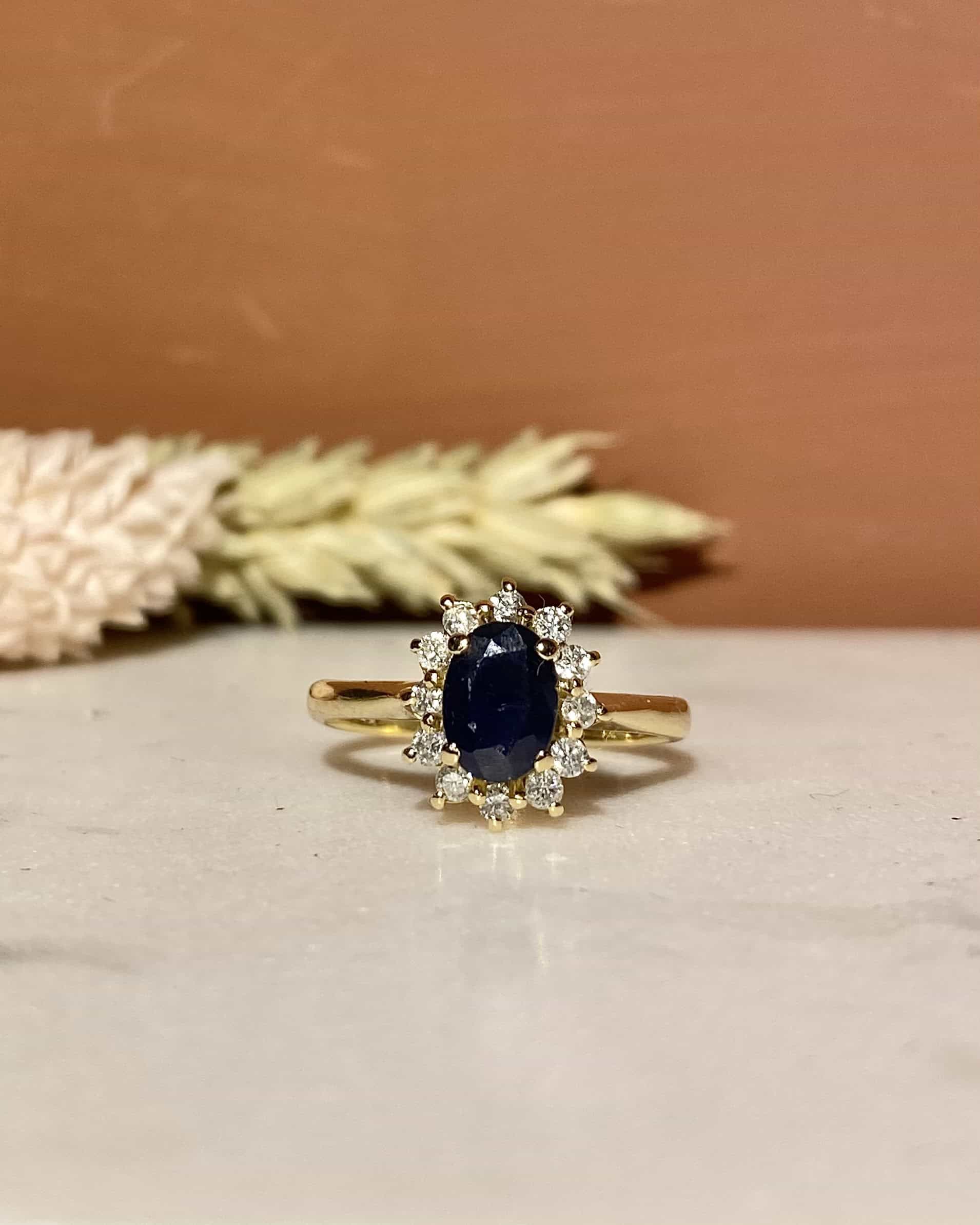 Bague Marguerite Saphir 0.90 Carat & Diamants "Monna" - Elliade Paris