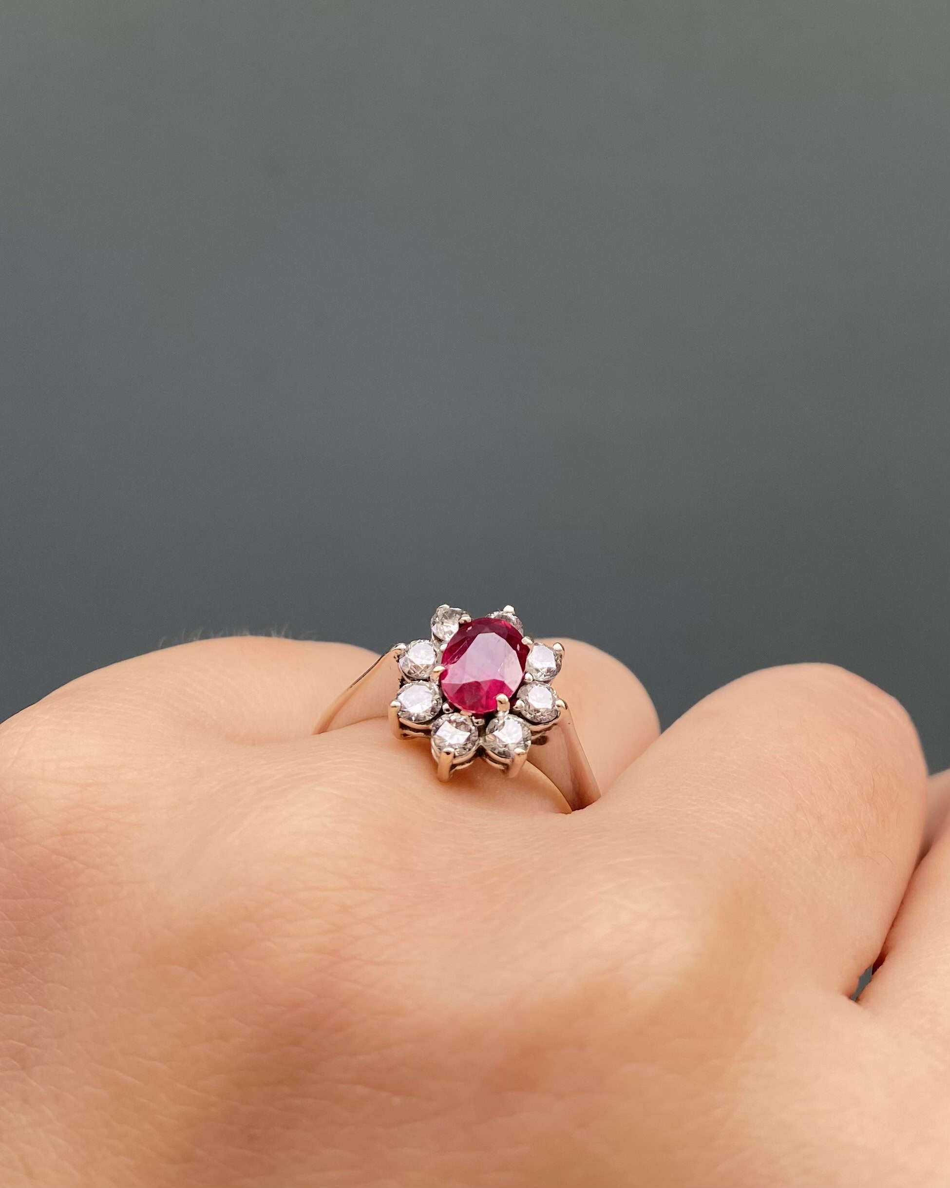 Bague Marguerite Rubis 0.90 carat & Diamants 0.64 carat "Clarisse"