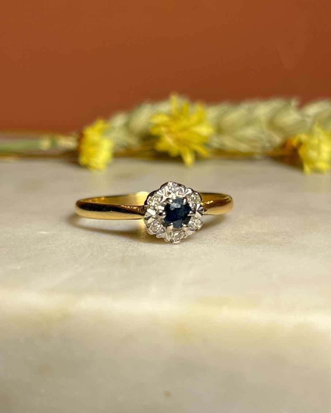 Bague Marguerite Diamants & Saphir "Mara" - Elliade Paris