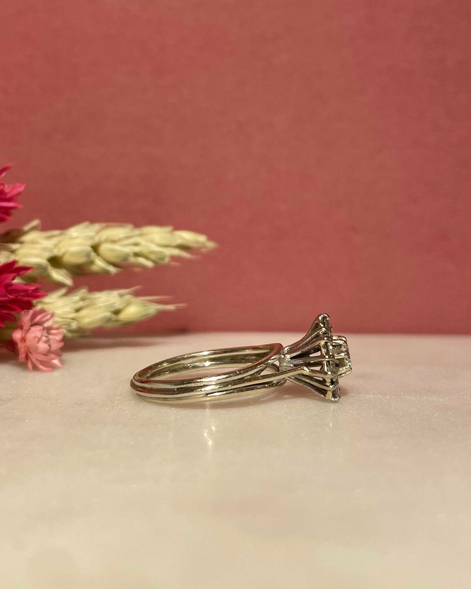 Vintage Daisy Diamond Ring 0.64 carat "Bella"